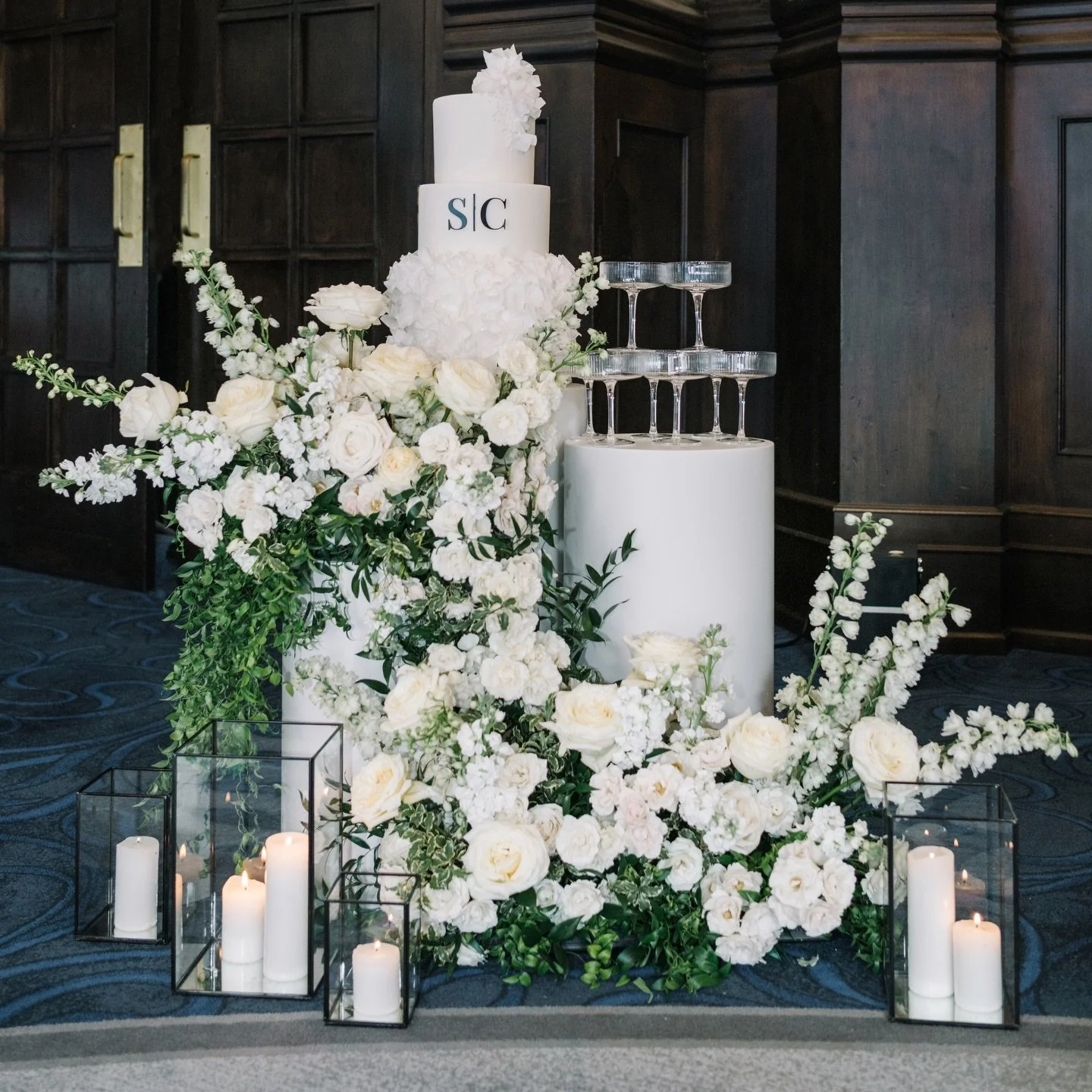 Champagne tower, for even for the most intimate wedding! 🥂

@lynnfletcherweddings @morganhuzar 
@posyfloral.yyc @whipptkitchen