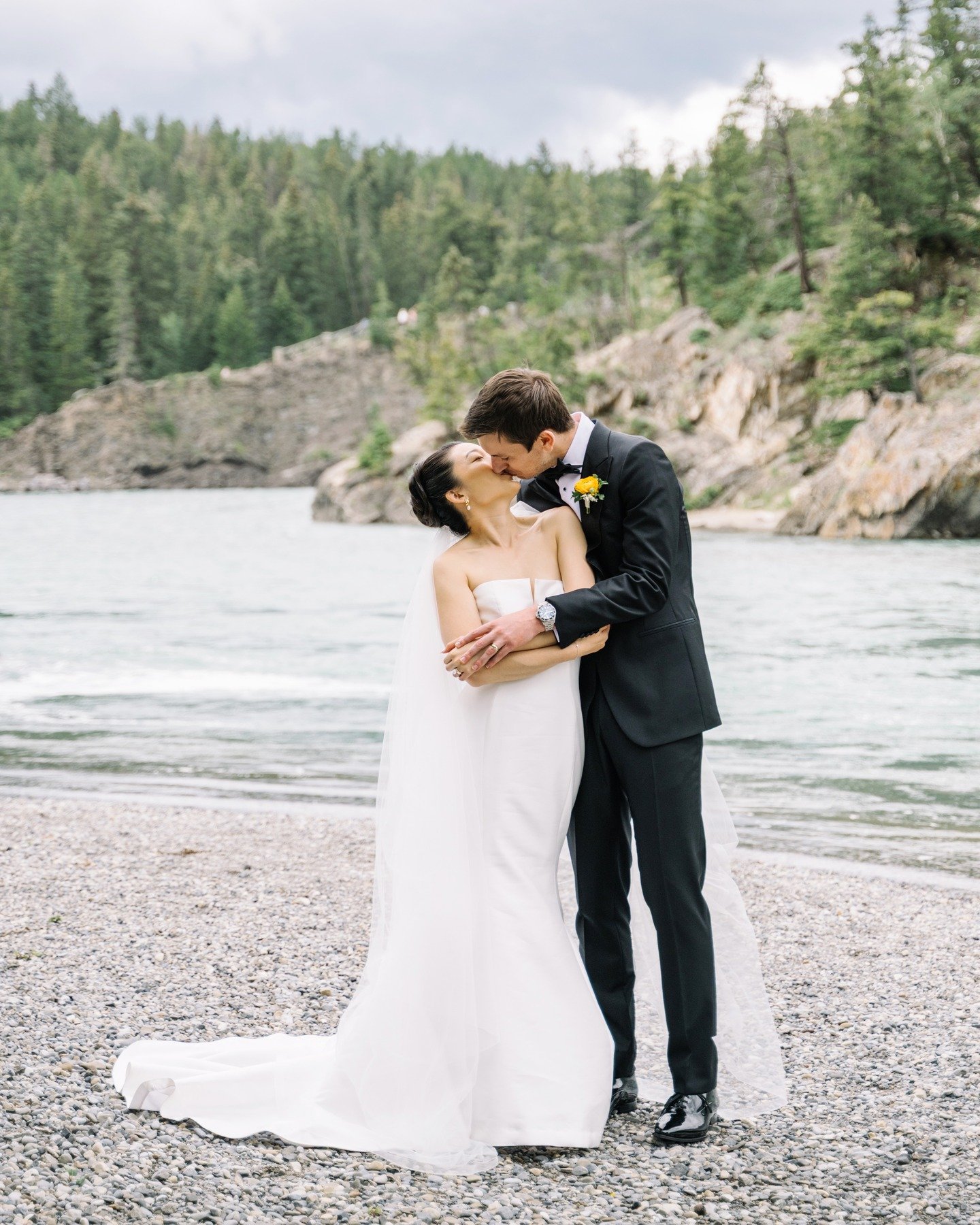 The 2027 booking season has started, and we encourage you to secure your vendors early. 

@lynnfletcherweddings @jodymcbeath 
@flowerartistry 
@summitweddings 
@pezproductions
@botega.salon.gallery @terri_thehairdresser 
@snapbeautyphotobooth 
@fairm