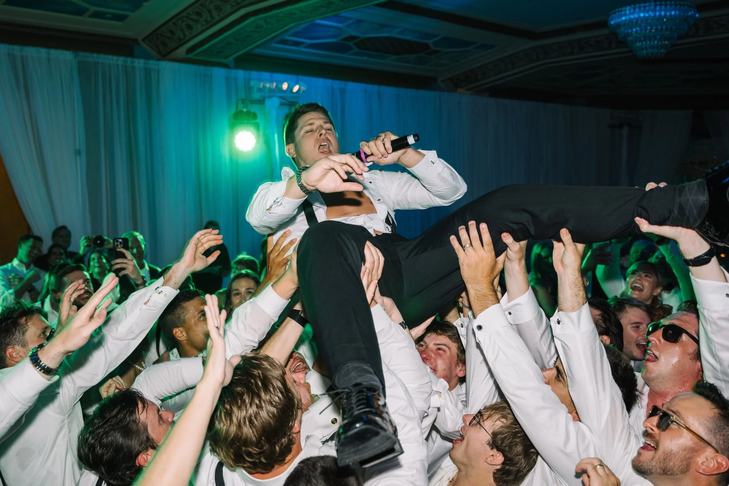 Summer_Wedding_Fairmont_Banff_Springs_Cascade_Ballroom_080.jpg