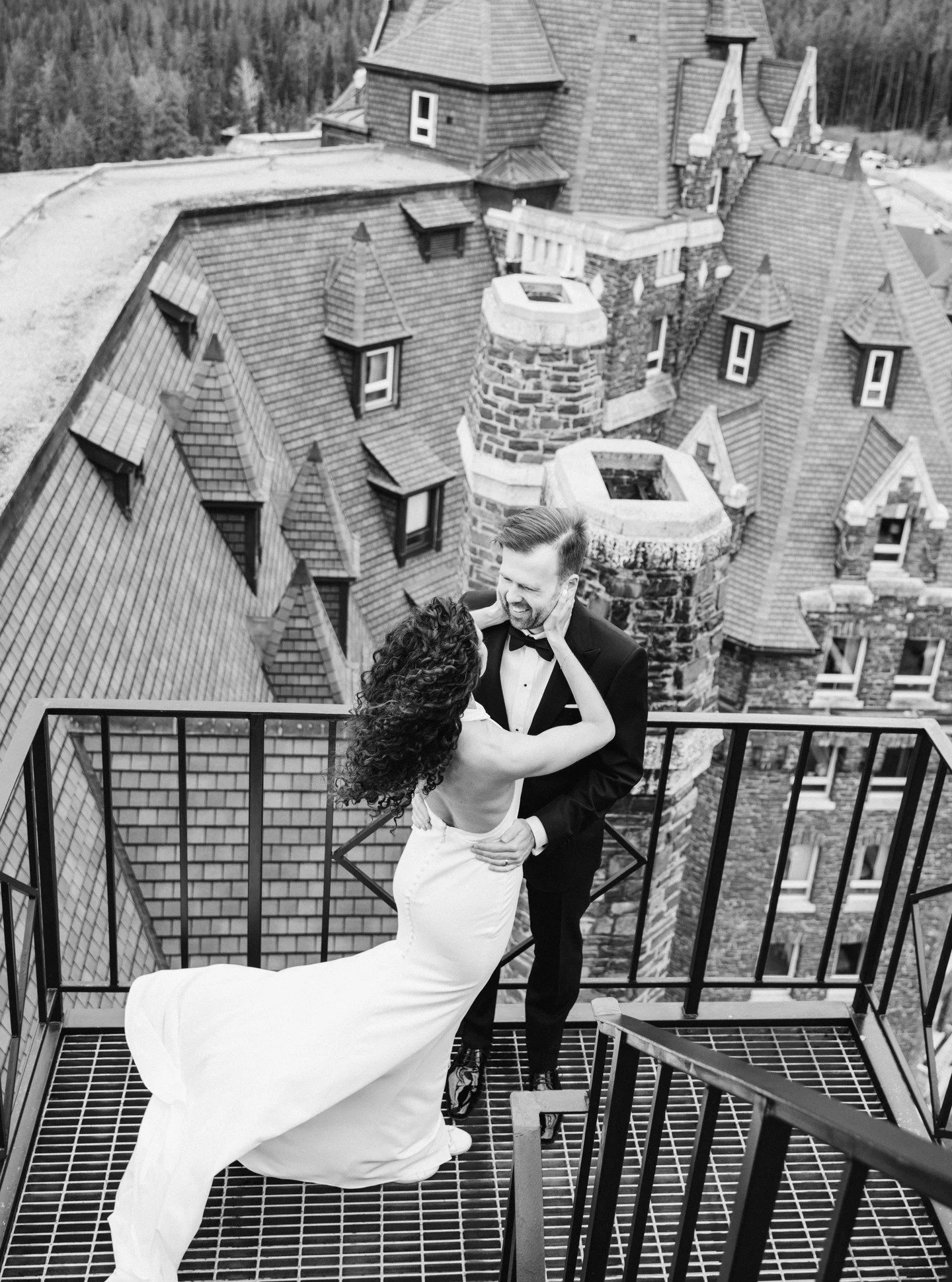 Your wedding day is all about what feels right for you. This couple chose a non-traditional day, returning to their room with an officiant and witnesses to legally tie the knot, then celebrating with loved ones over dinner, speeches, and dancing. I t