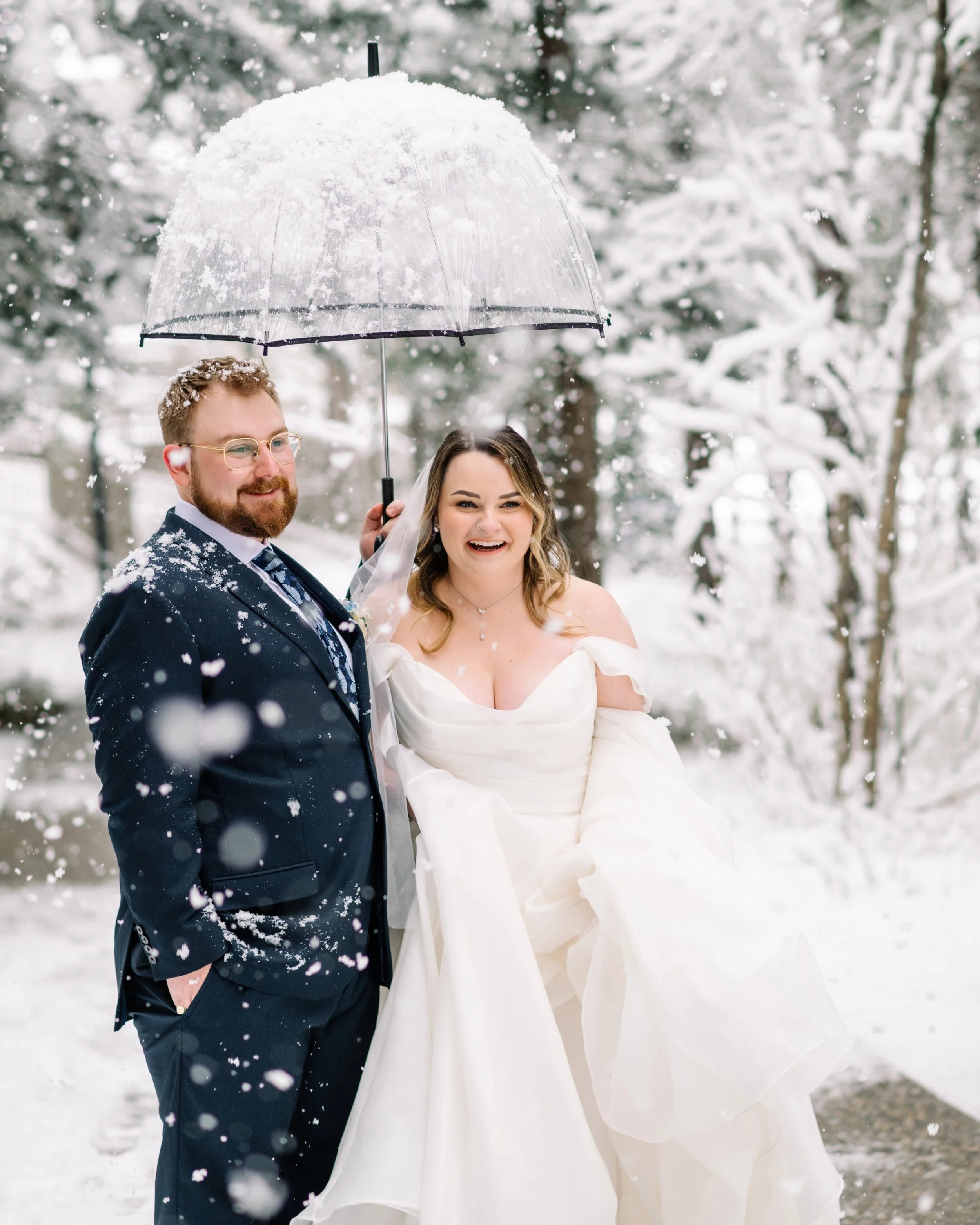 Just when we thought winter was over, it's the May long weekend, so it's sort of expected. Regardless, my girl @morganhuzar married her best friend, and Jorgan got his winter wedding. 

@flowerartistry 
@pezproductions
@muaniky