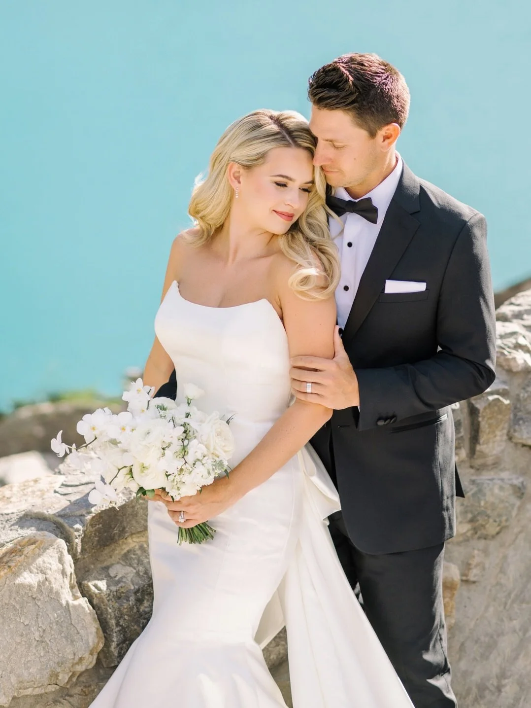 Happy wedding anniversary weekend, N&amp;K
How has it been a year!!! 🥂

Instead of portraits on their wedding day, they did a session a couple of days later so they could spend as much time with family and friends on their day. It also allowed for e