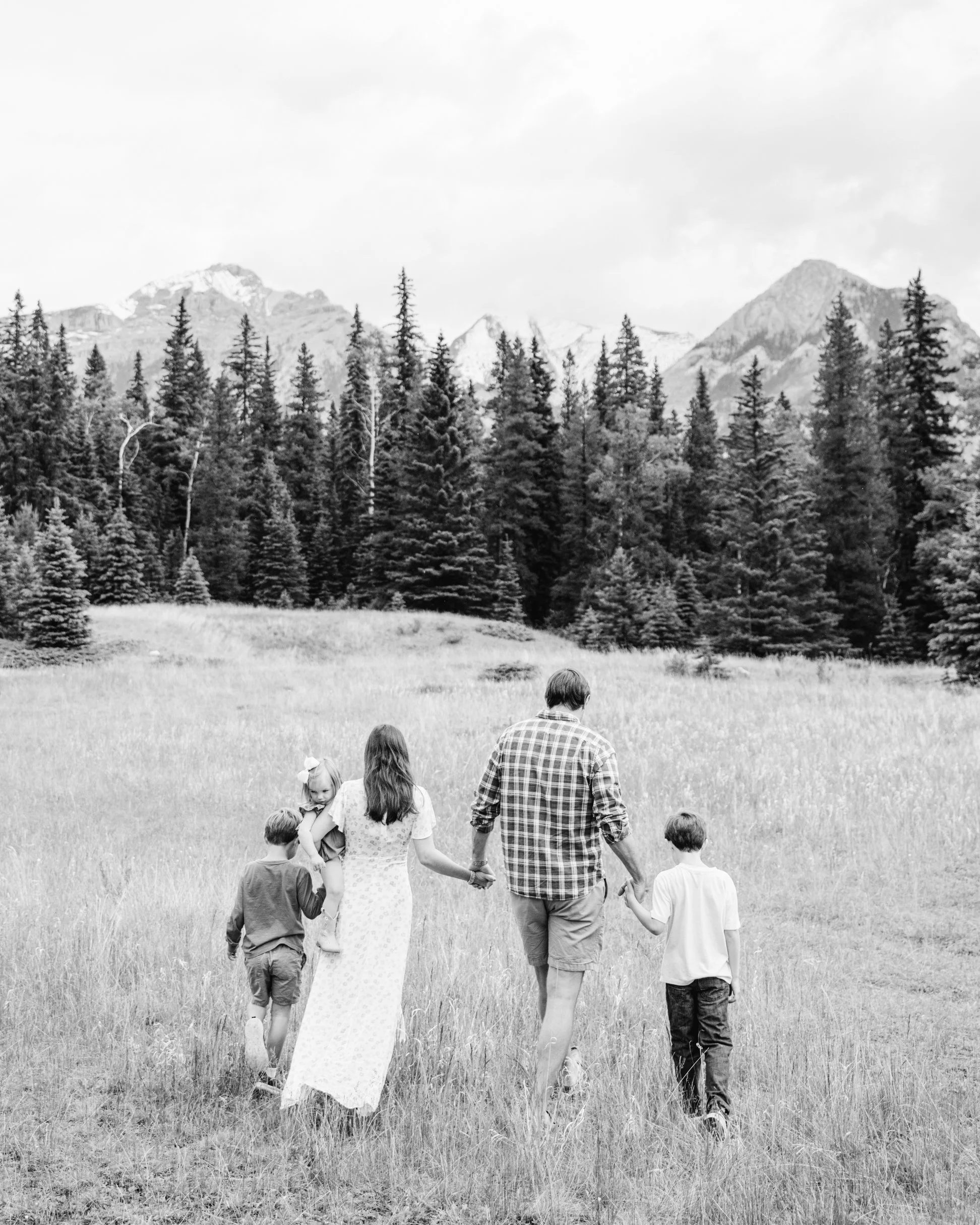 Family session in Banff National Park
