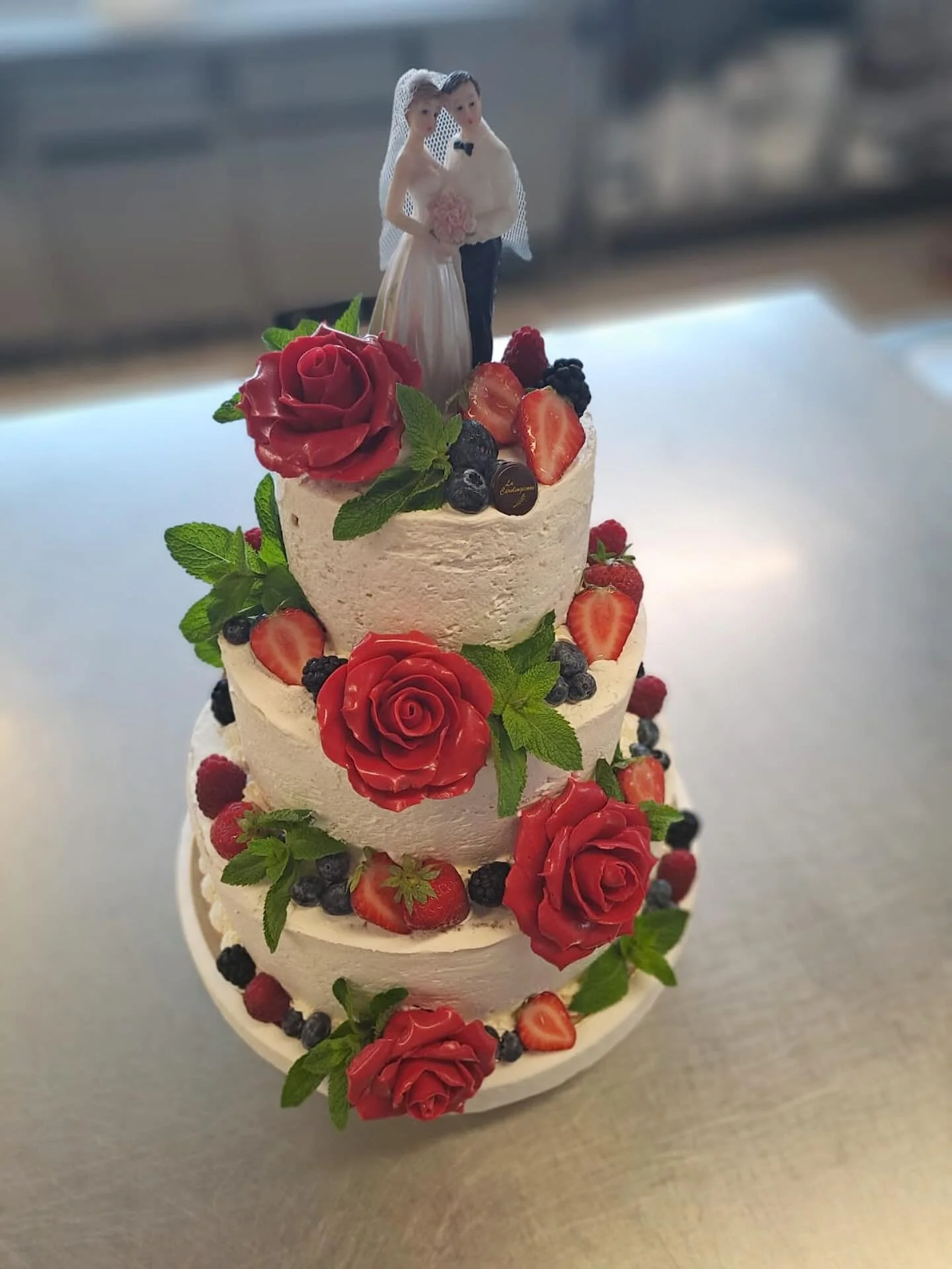 ✨ La saison des mariages touche doucement &agrave; sa fin&hellip; ✨
Un grand merci &agrave; tous nos mari&eacute;s qui nous ont fait confiance cette ann&eacute;e pour r&eacute;aliser leur p&acirc;tisserie et partager un moment si pr&eacute;cieux de l