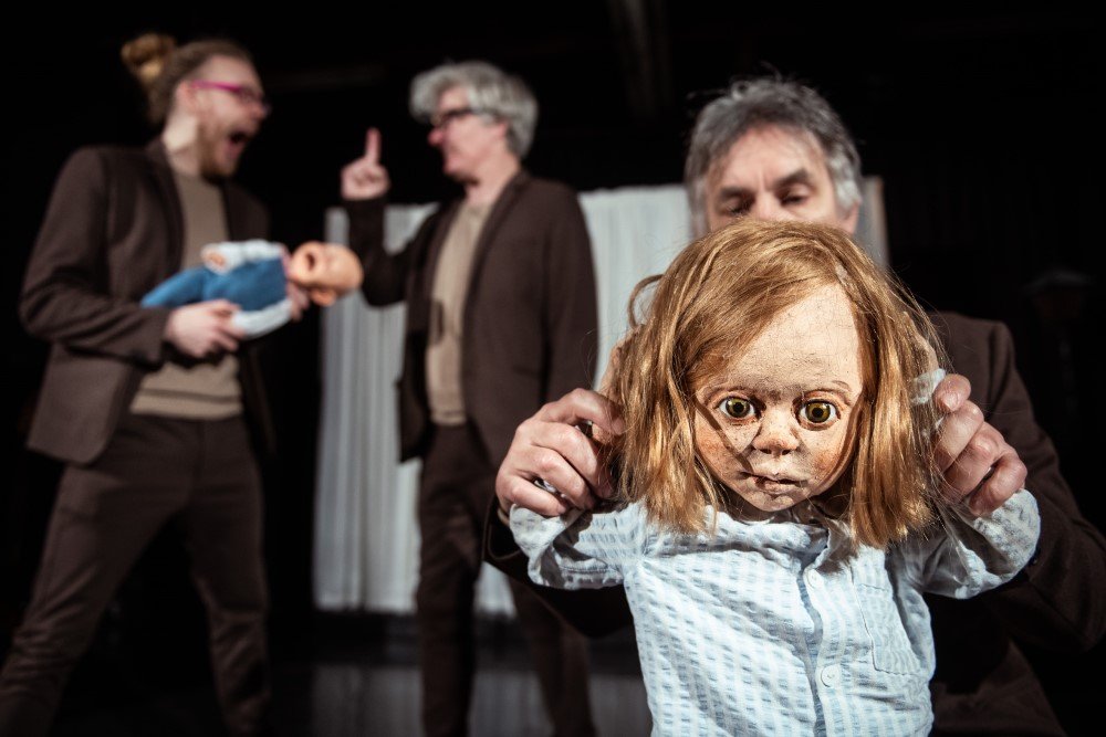 tandfeen-teater-patrasket-foto-soeren-meisner-s-6623_web.jpeg