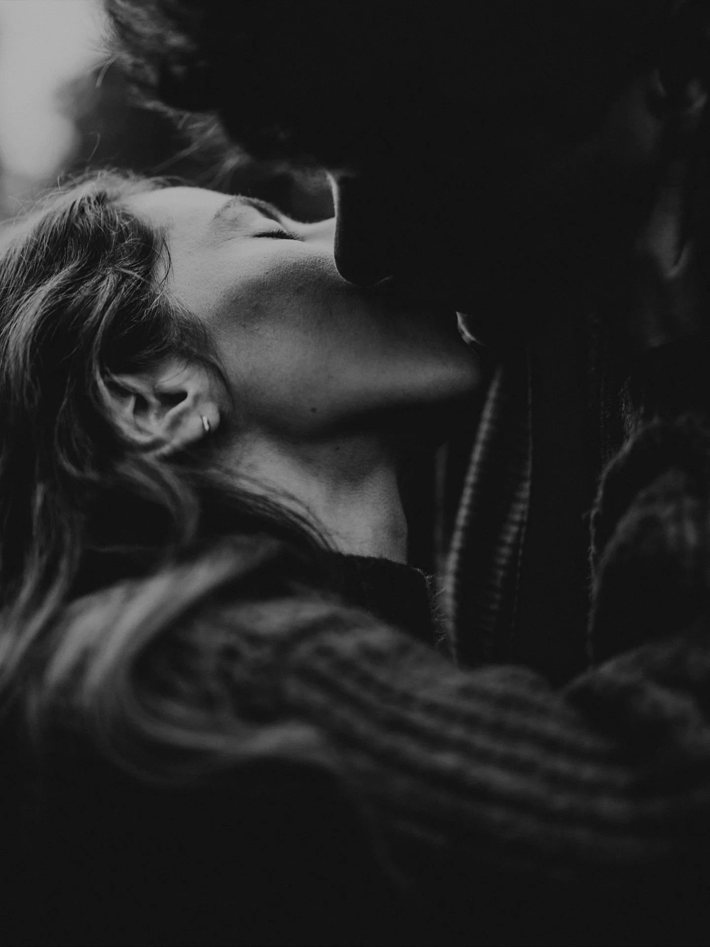 Les séances photos de couple reprennent cet automne 🍂 
Contact par mail pour plus d’infos ✉️ 
#photodecouple #photographemariage #weddingphotography #couplephotography