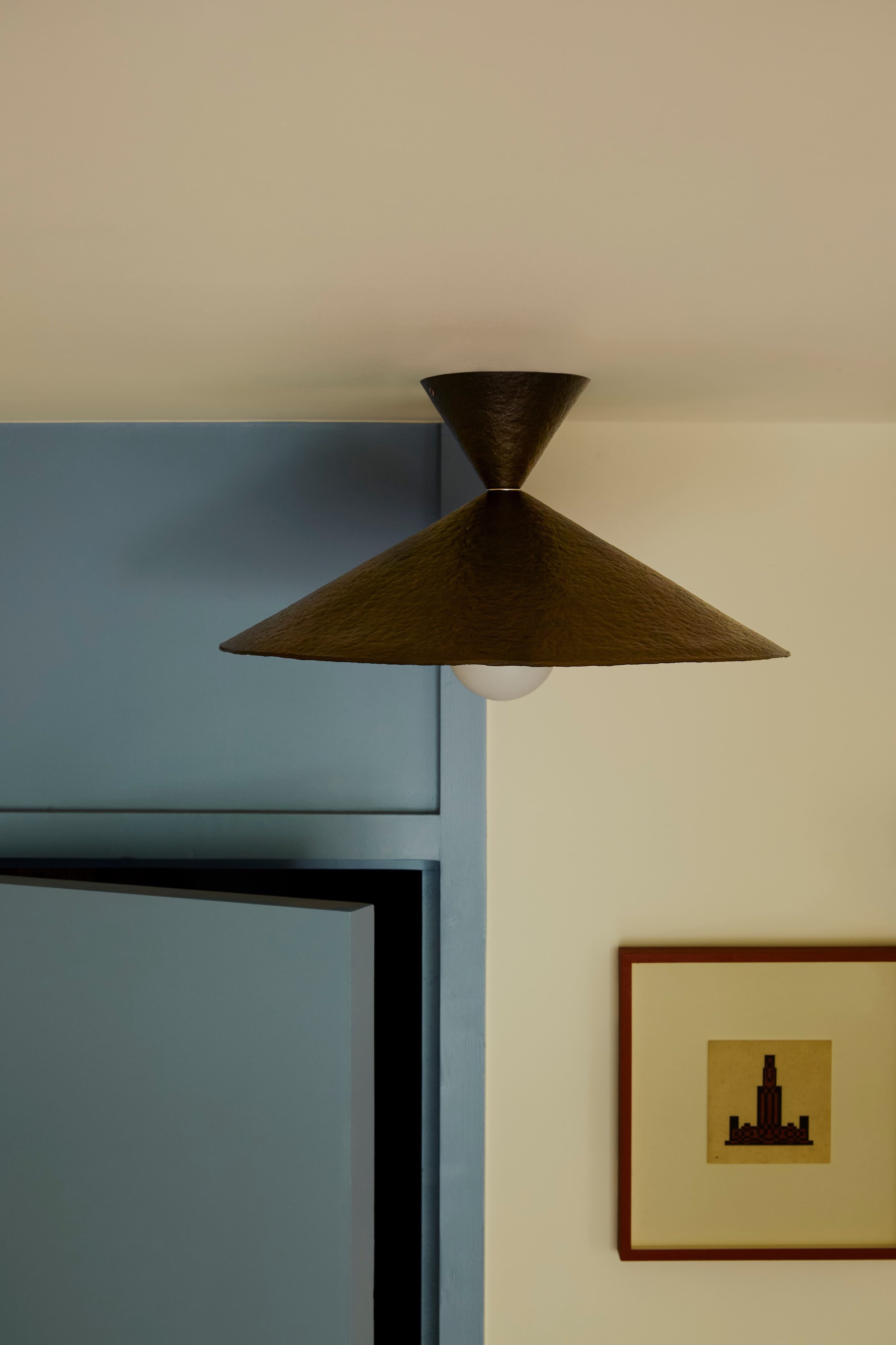 UVTRA005_Trapeze_Surface_Mount_Clove_Lifestyle_1.jpeg