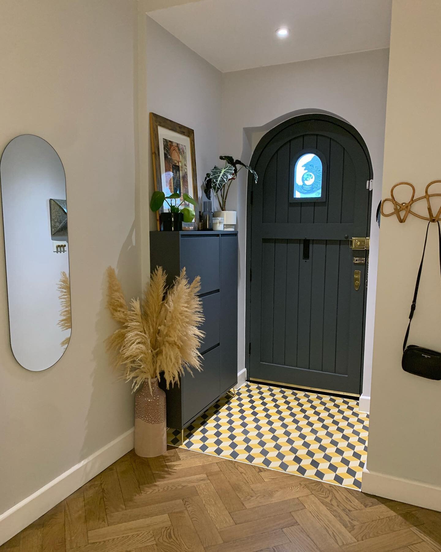 First Impressions
A little fact about this area; When we first renovated I decided to put a front door mat in our porch as its really useful but as Instagram influenced me I decided tiles would be better here 😆 
Although slightly less practical I am