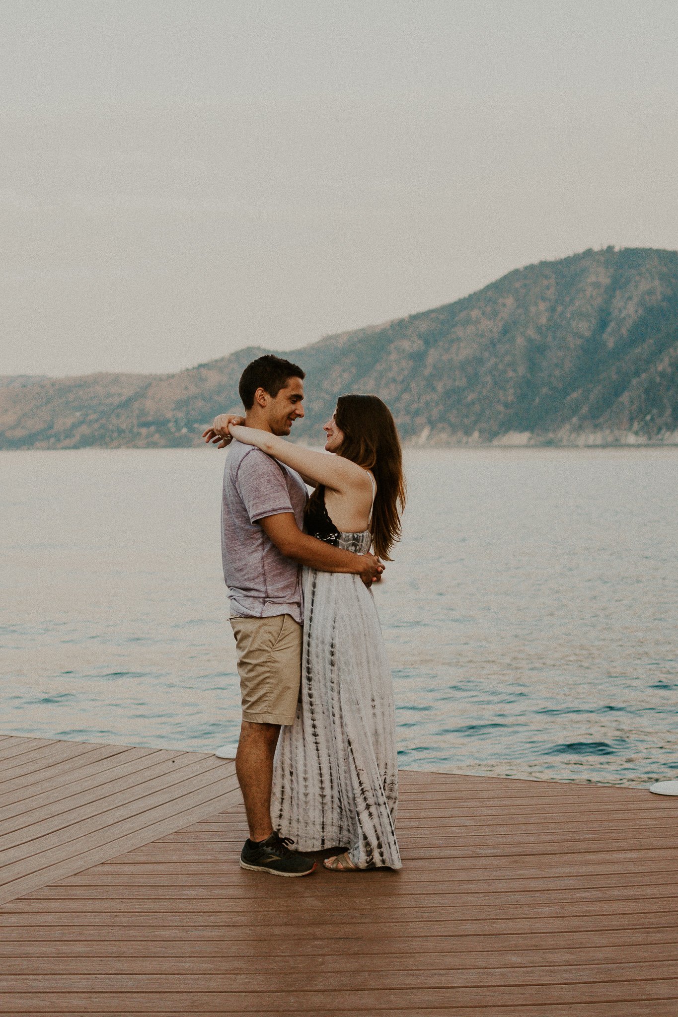 Lake Chelan Summer Couples Session (43).jpg
