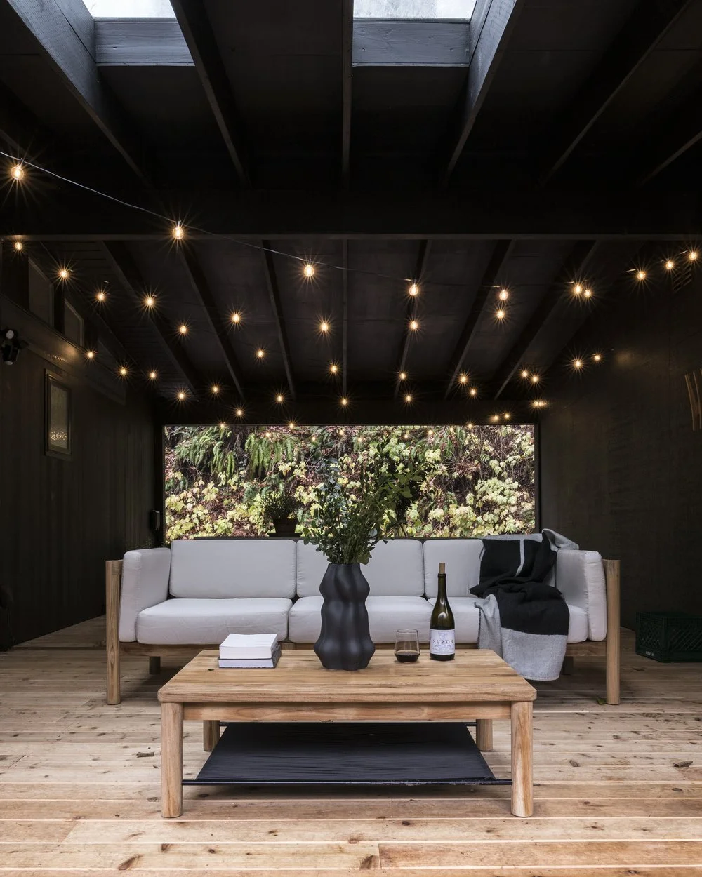 Tillamook Mid Century Airbnb 2.jpeg