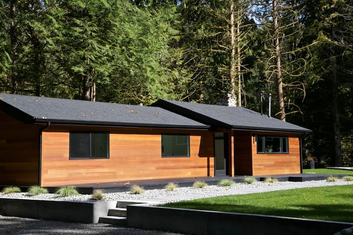Issaquah Luxury Home 2.png
