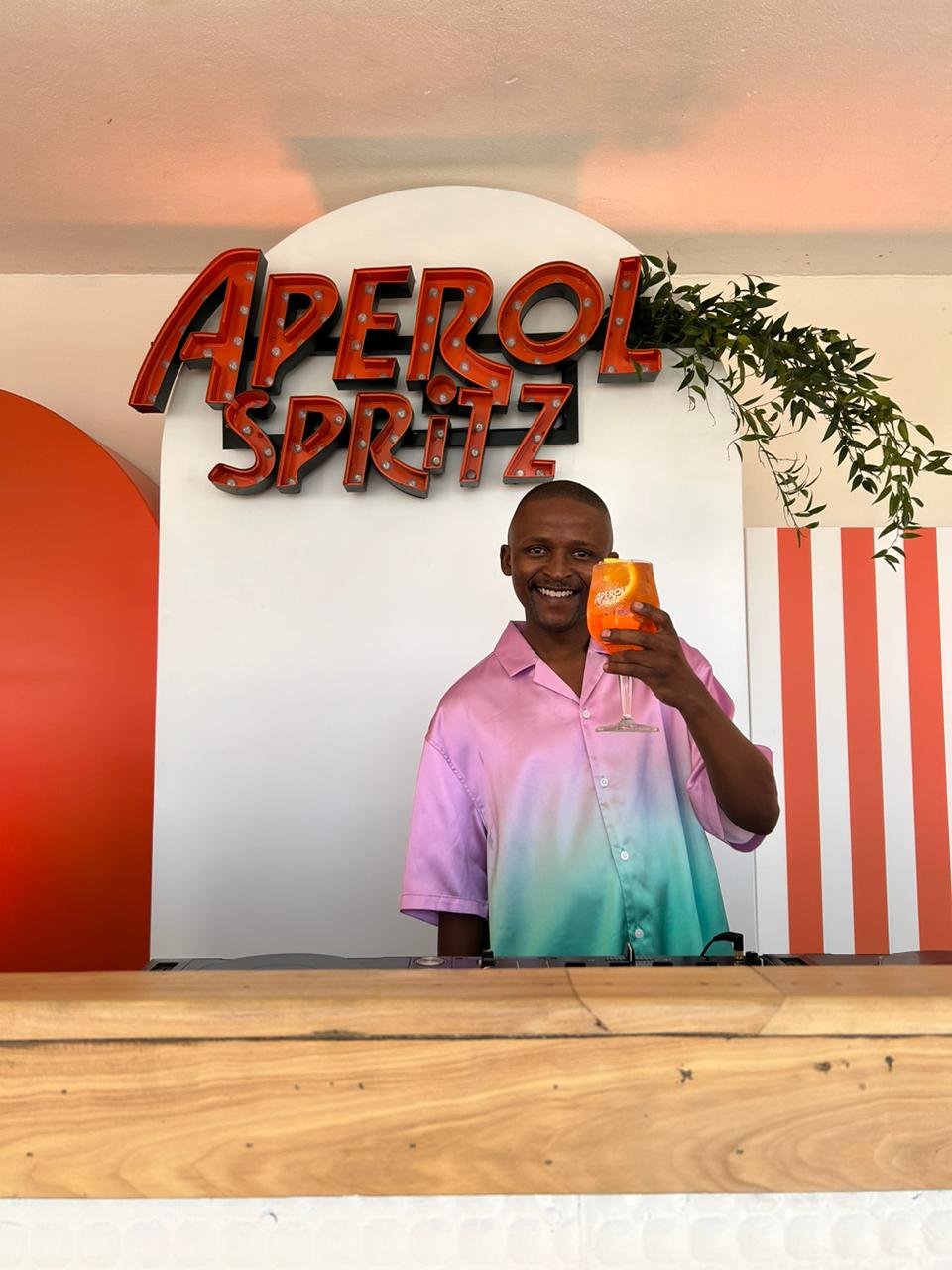 Entertainment in Aperol.jpg