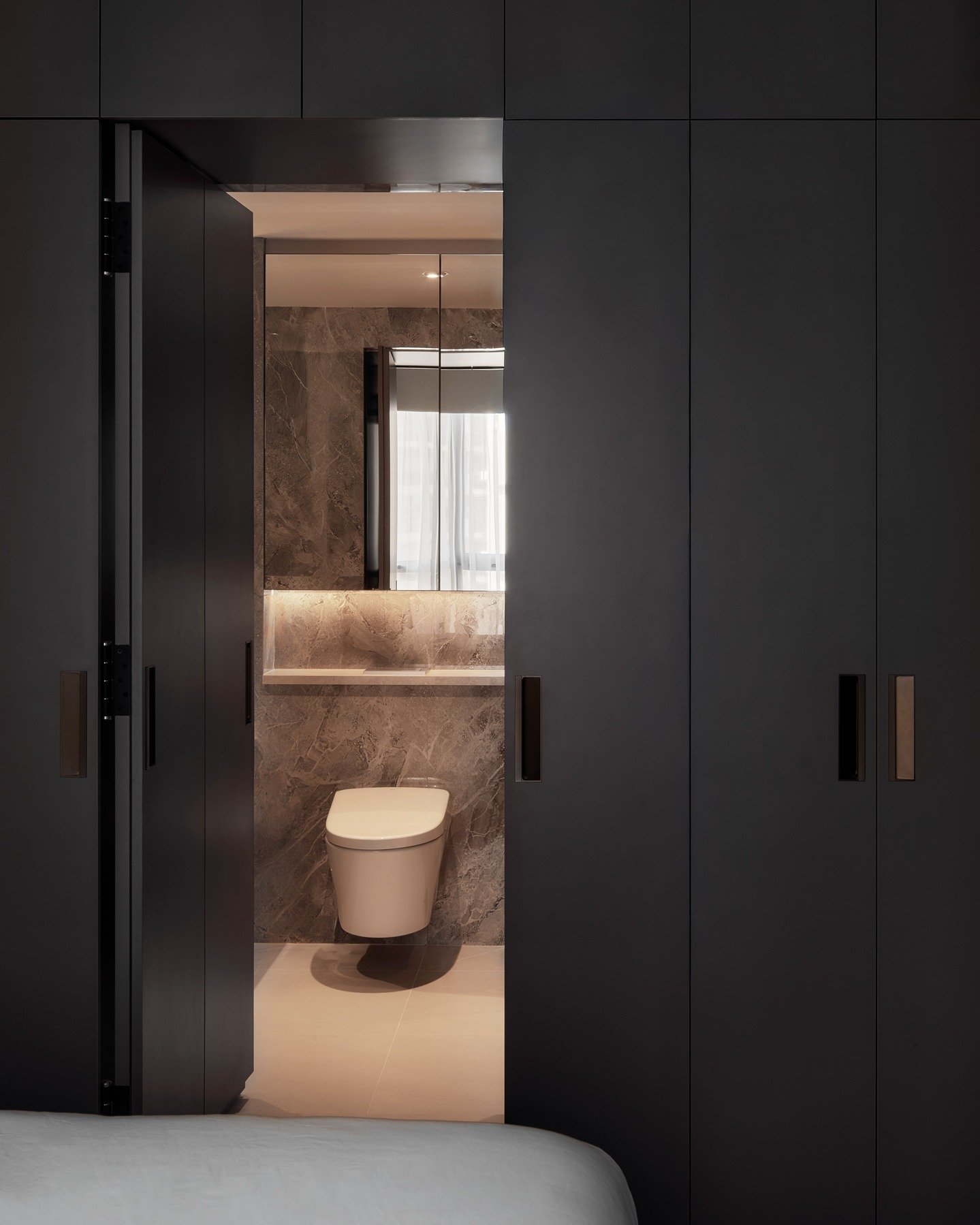 Now you see me, now you don't 🙂