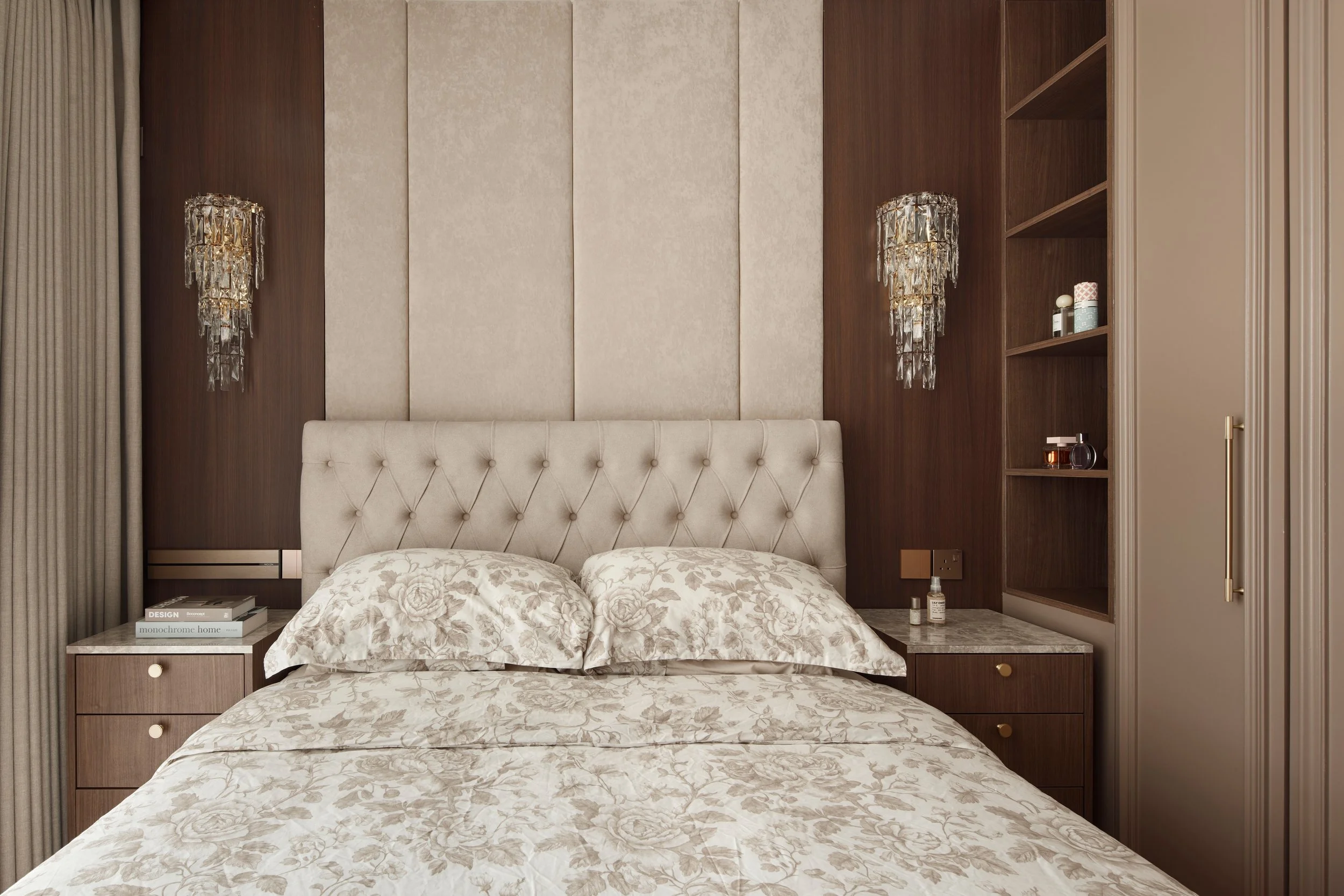 Fabric walls are rather uncommon, but we do like the plushness and the sense of safety that it conveys 😊