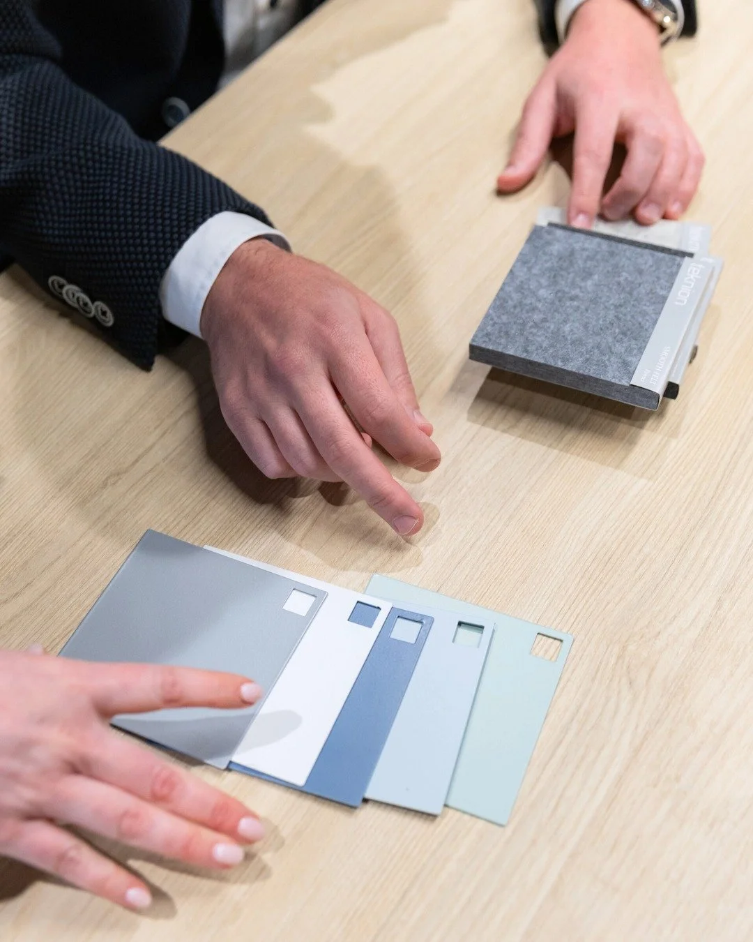 We believe every detail matters!

Our team works closely with each client to select the perfect finishes for every piece in their office. From workstation panels to hardware accents, we guide the process to ensure the final result reflects their bran