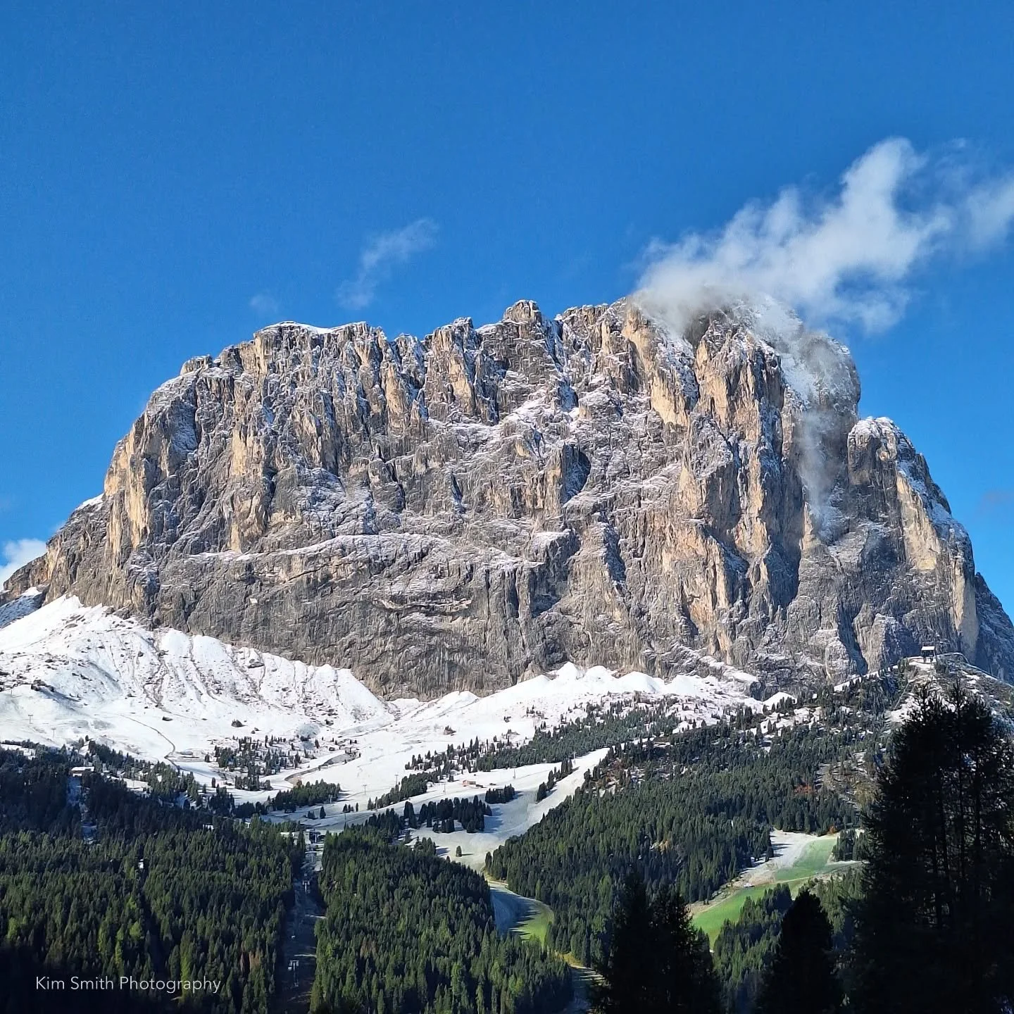 The mighty Sassolungo
.
When you're driving through the Passo Sella pass and around every corner you have views like this. I had mouth wide open, oh my god and woo moments every turn. 🥰
.
#Dolomites #passosella #valgardena #italiandolomites🇮🇹 #sas