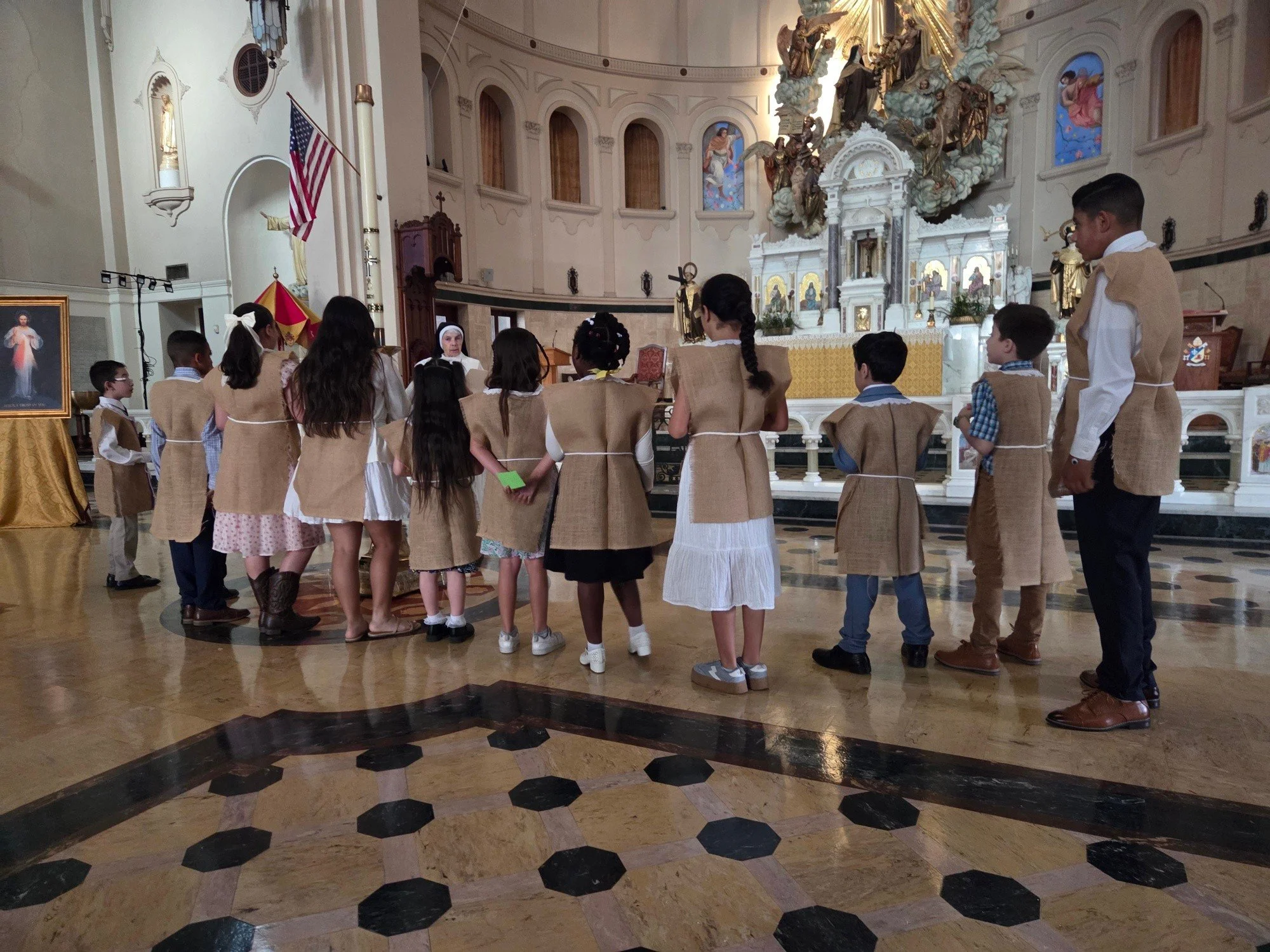 Congratulations to all our kids who received their reconciliation today in preparation for their 1st Communion on Sunday ❤️🤍💛
 
✝️"Bless the homes in which your people live, O God, and strengthen the bonds of love"