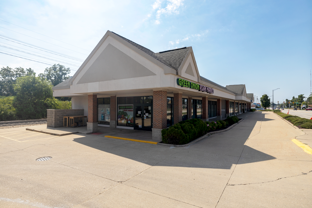 2000 S. Neil Champaign, IL