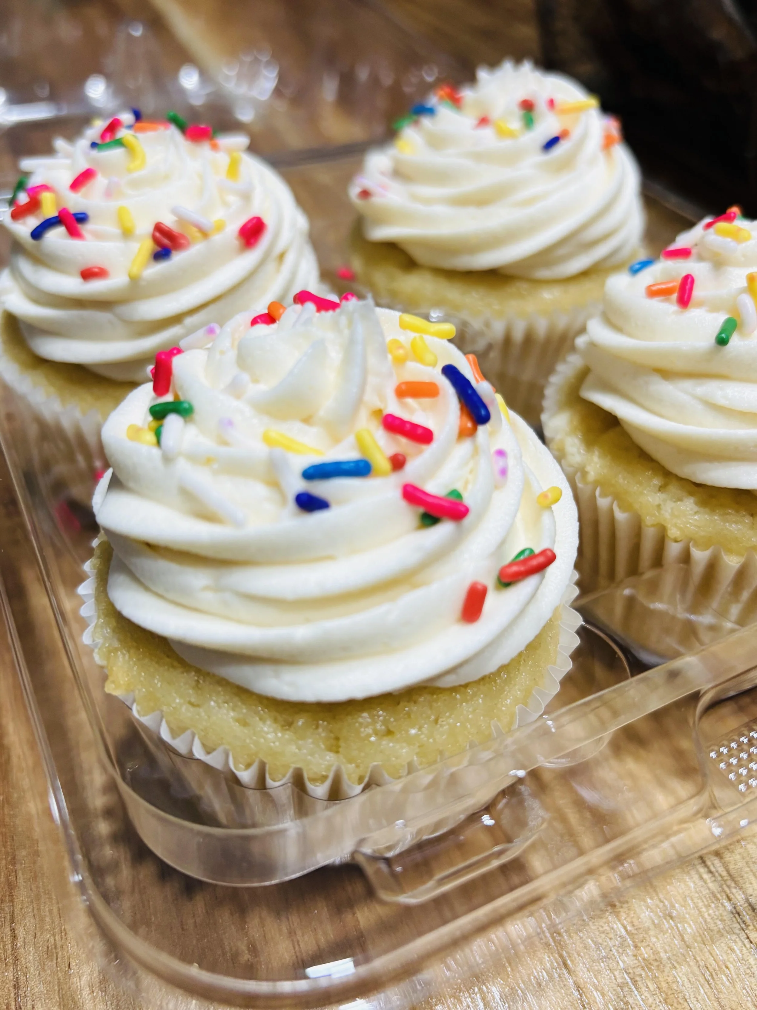 White Cupcake w/ Vanilla Buttercream Frosting- Bakery Pick-up Only