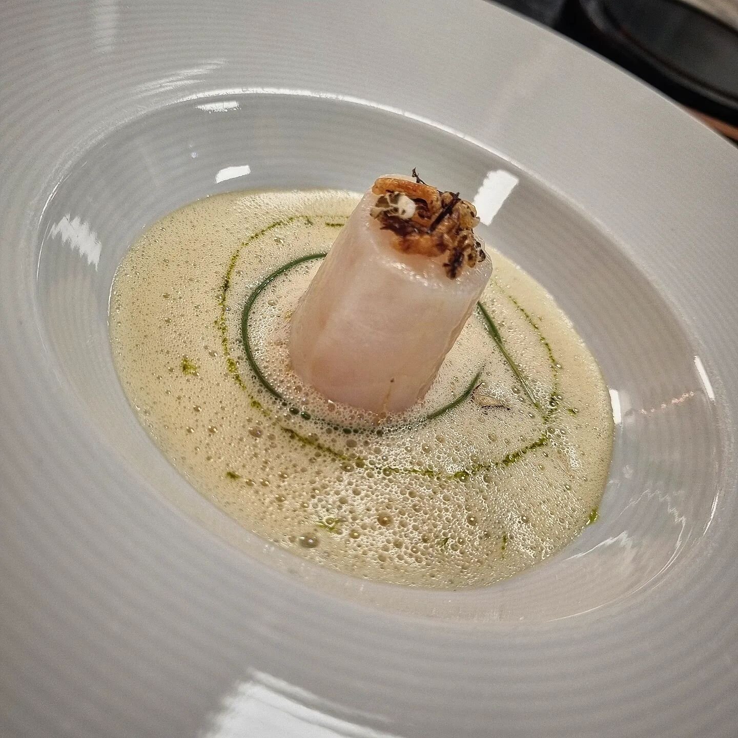 Ｃｏｄ

Butter Poached Ballotine of Cod, Aerated Butter Sauce, Chive Oil and Puffed Wild Rice

A delicate dish which allows the fish to do the talking. Sous Vide Cod cooked to perfection, allowing the texture to fall apart and lather itself in the rich 