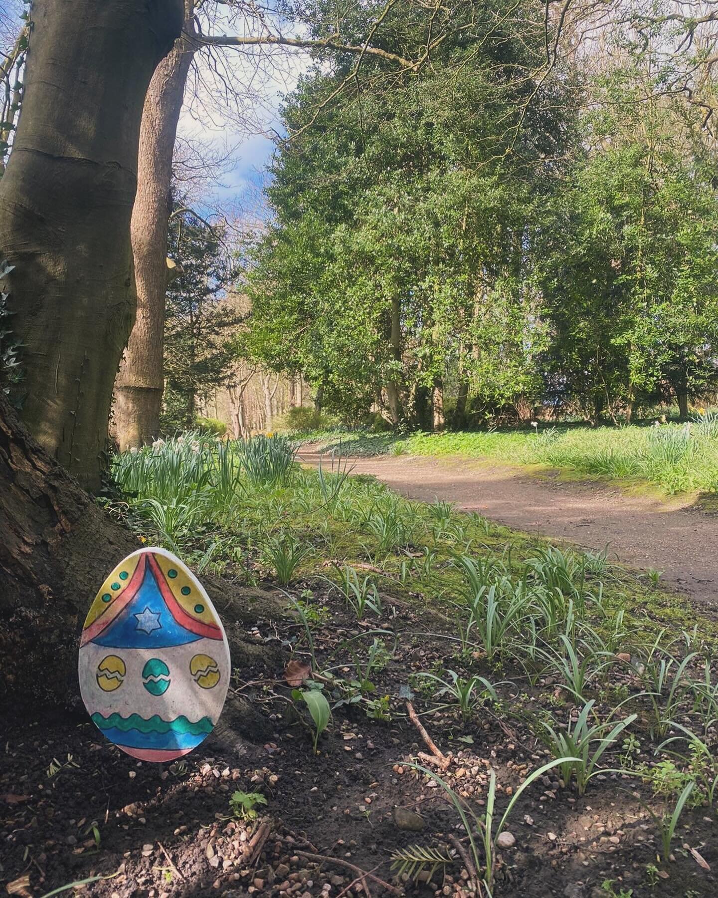 JOIN US THIS EASTER 🐰🐰
.
Join us this Easter for a delicious 3 course family lunch, Easter Afternoon Tea and our Easter Egg Trail in our beautiful @goldsboroughhallgardens 🌼
.
Or why not make a special break this Easter and book a last minute stay