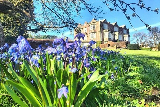 JUST 2 WEEKS LEFT OF OUR FANTASTIC SPRING GETAWAY! 🌷
.
Now with LIMITED availability our Spring Getaway deal is coming to a close!! 
.
But! You have until next SUNDAY 28 APRIL to make your booking! 
.
You can have an overnight stay for two people in