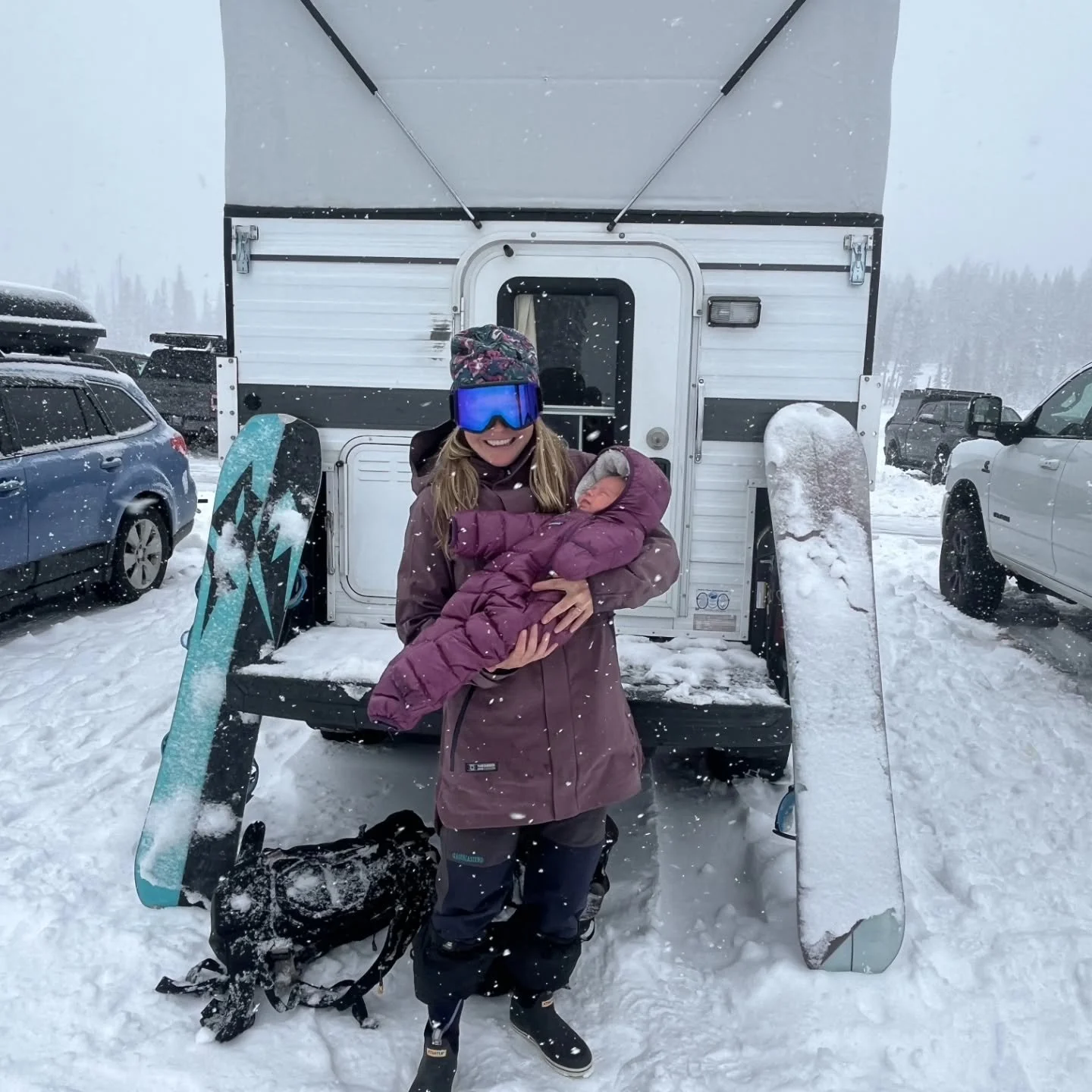 All I want for Christmas is for more new moms to know they don&rsquo;t need extreme workouts to regain their fitness and there are ways to do it that nourish and honor their beautiful bodies.

This is what lights me up 🌟

If you&rsquo;re a new mom a