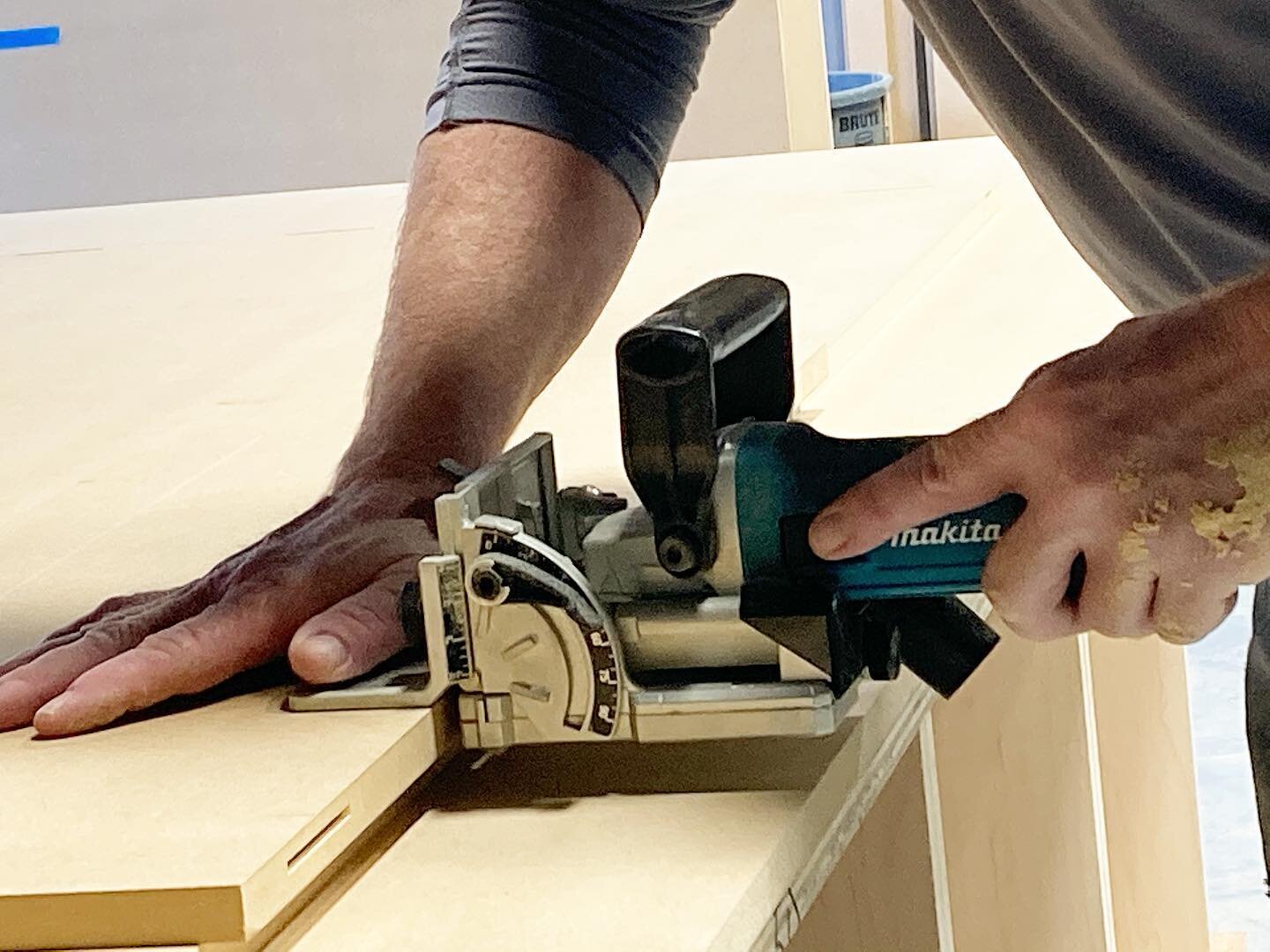 @makitatools #biscuitjoiner #makingdust #workshop #balexandercustomwoodworking #craftsman #woodworker #woodisgood #toolsofthetrade