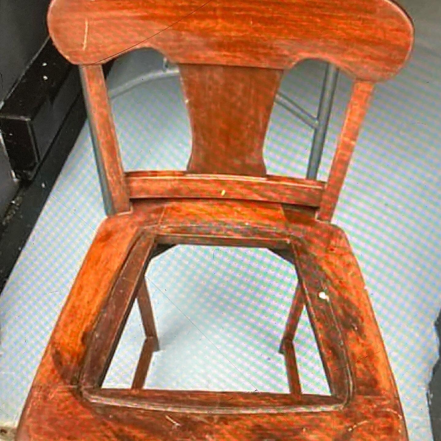 BEFORE & AFTER: A mid-century chair with a new seat. #refinishingfurniture #reupholsteringchairs #balexandercustomwoodworking #revivingthepast #oldchairnewlife #specialprojects