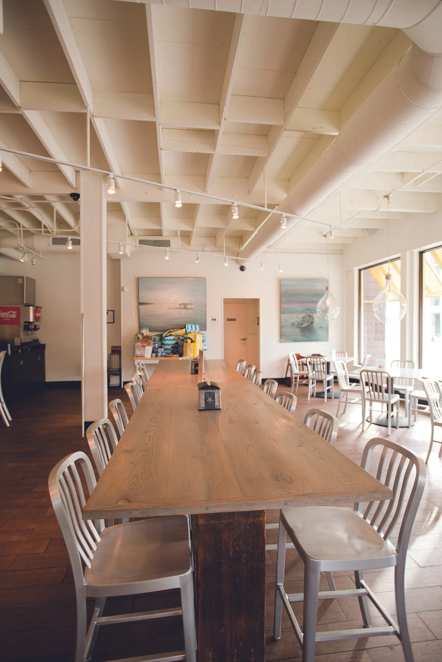 Oceanfront Dining Room: 50 seated, 100 standing