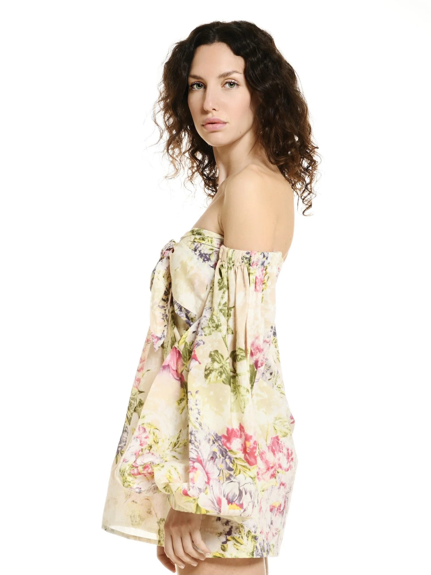Sveva Flowers Left BKIB.JPG