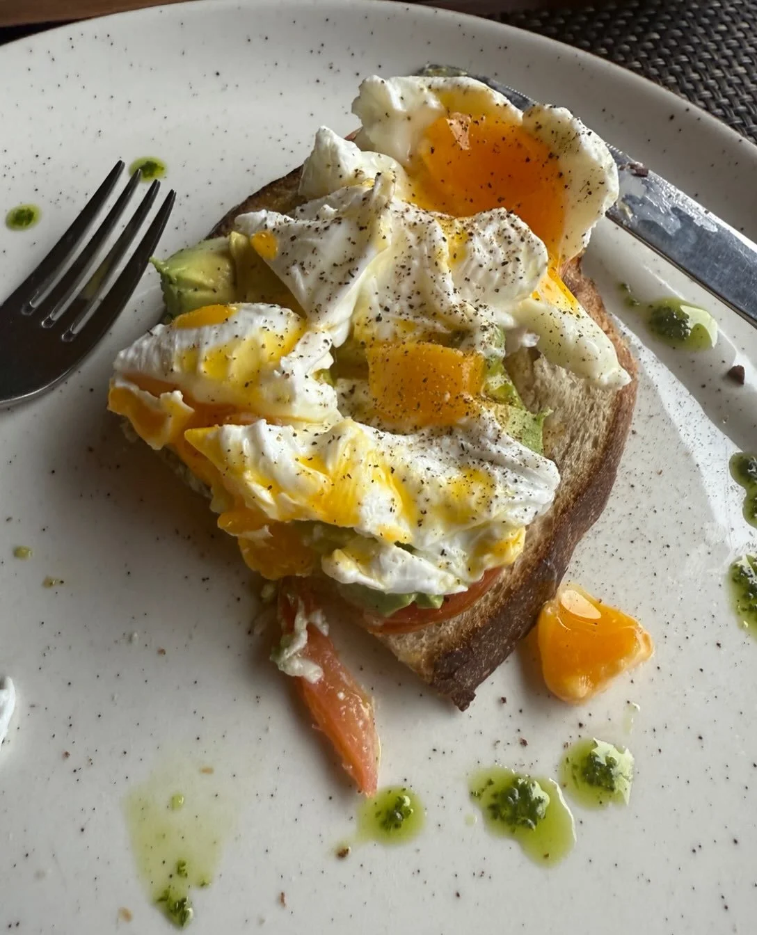 Good Morning Breakfast Idea!

Smoked Salmon
Organic Eggs ( over easy ) 
Avocado
Slice of Dry Rye 
Pepper
Pesto drizzle *optional

Macros :30g Protein, 16g Impact Carb 15g Fat

#getfitlicious #breakfast #health #protein #mealplanning