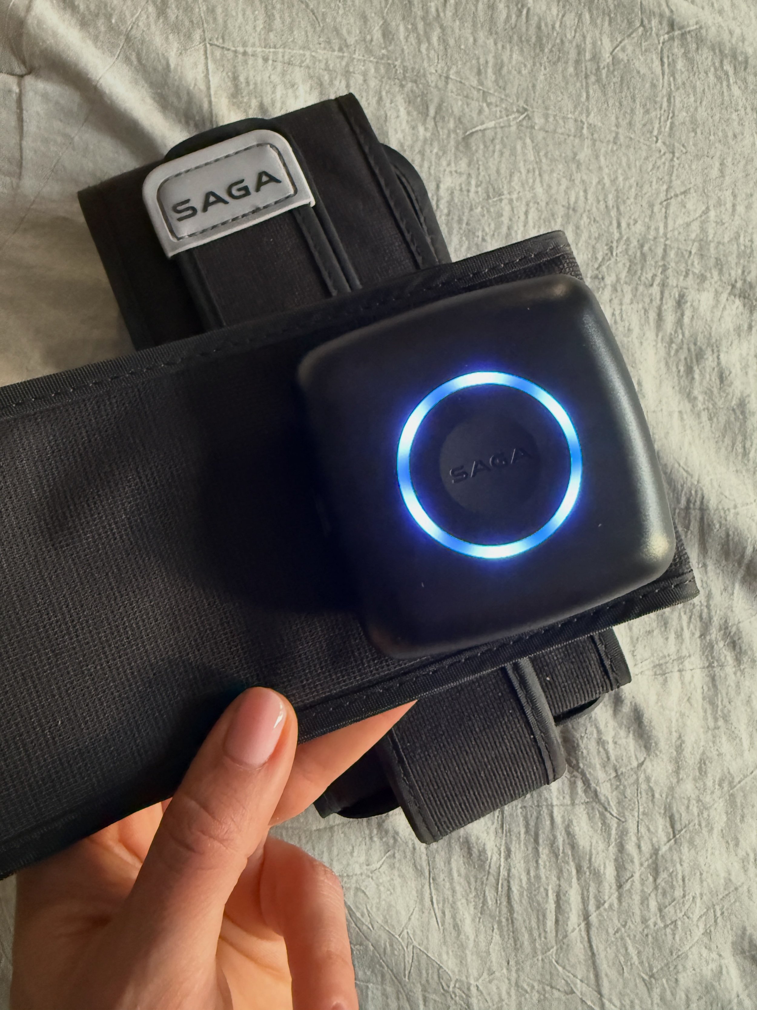 Meet the SAGA BFR Cuffs! The wireless, auto-inflating blood flow restriction cuffs that have officially joined my training toolbox. 💪🏼 🧰 

Blood flow restriction (BFR) training uses a cuff on the upper leg or upper arm to partially limit blood flo