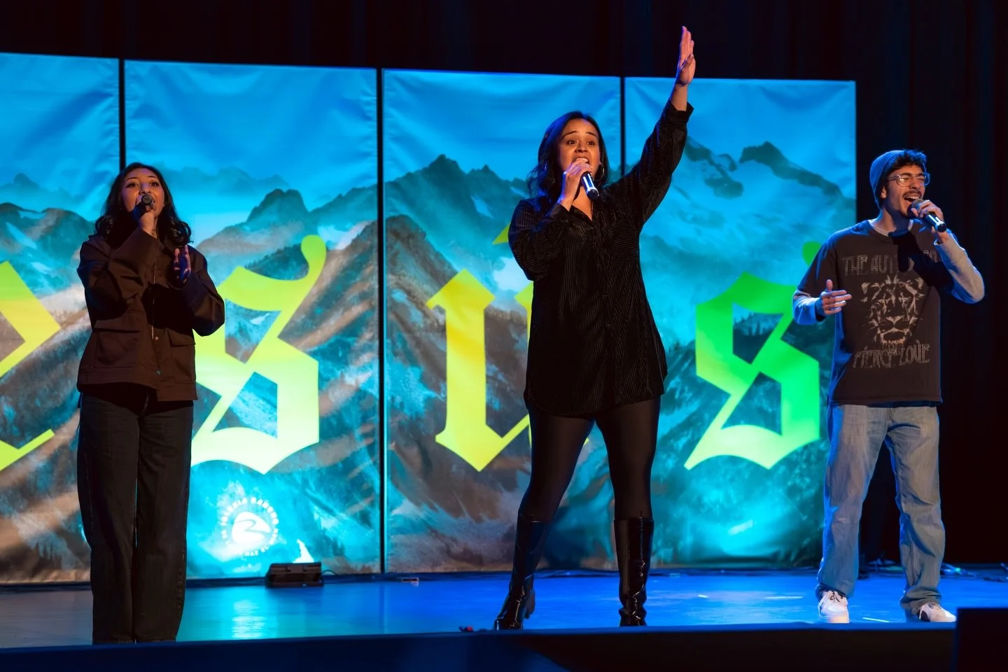 Que tu poder, descienda hoy
Venga tu reino
Que se haga aqu&iacute;, tu voluntad
Como en el cielo.
#adoracion