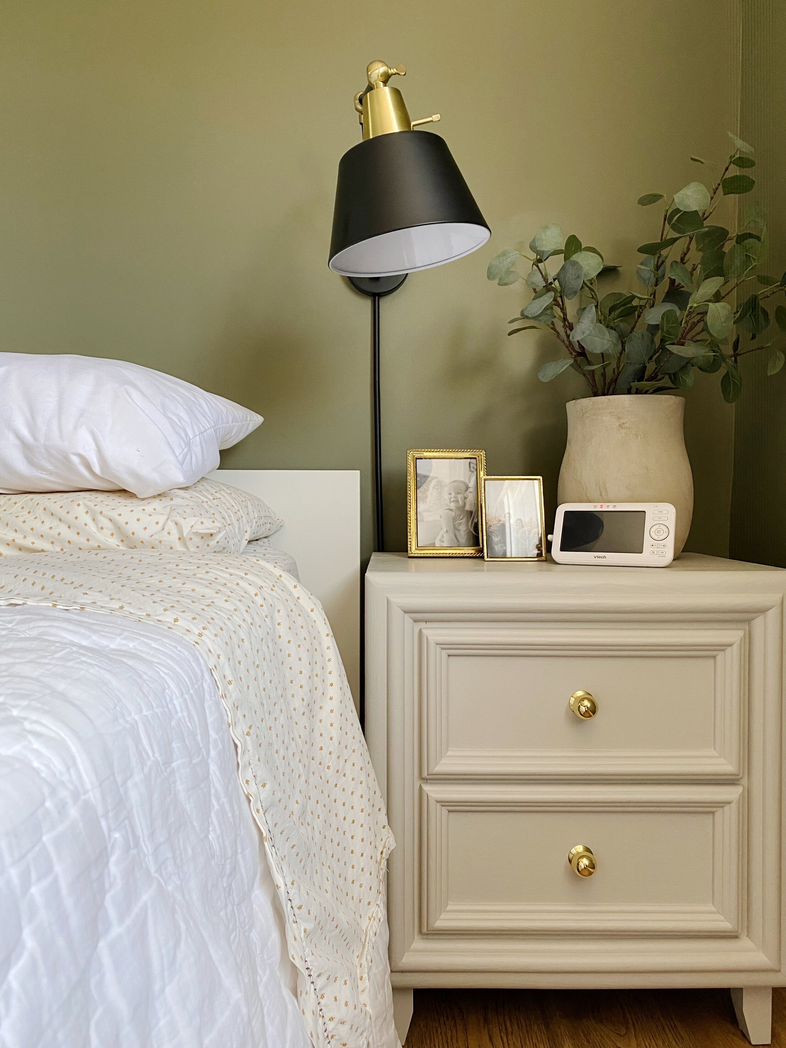 How to Make your Bedroom Side Table Beautiful