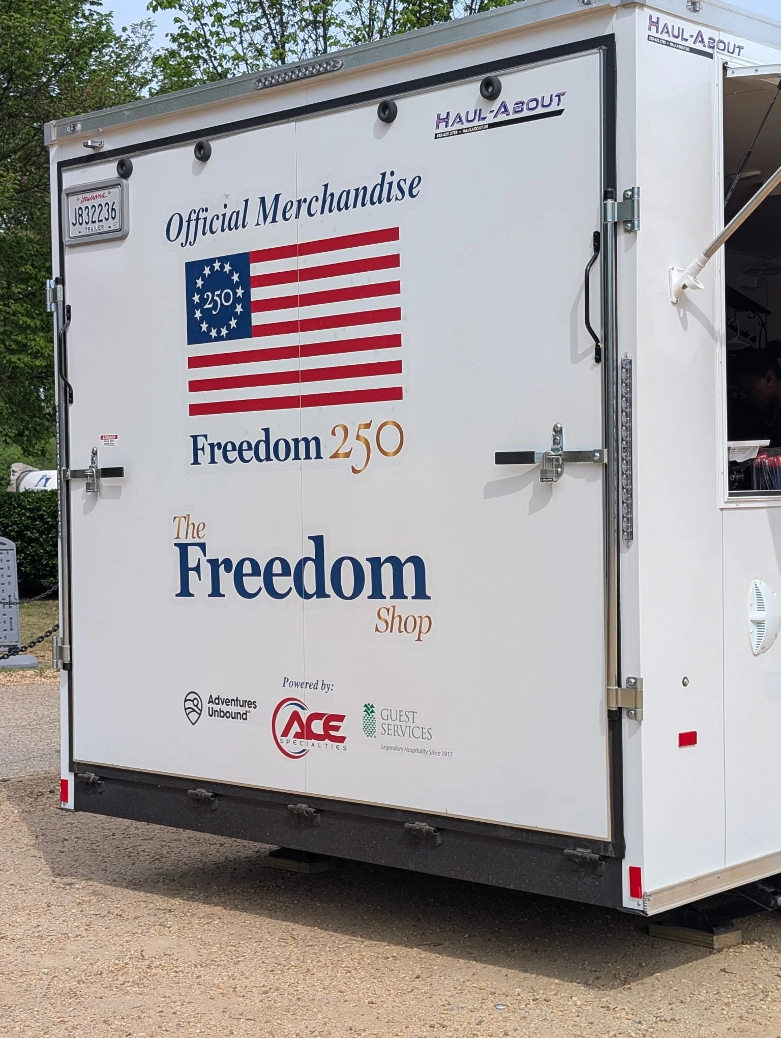 Spotted in D.C.! The Freedom Shop truck rolling through history 🇺🇸
Honor 250 years with us at Sandpiper Lane: exstilla.com/sandpiper-lane