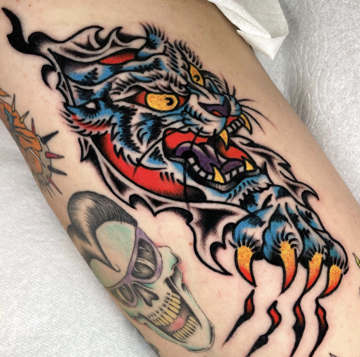 Scout tattoo artist from Los Angeles is coming to work at Lombard Street Tattoo in St. Johns, Portland, Oregon
