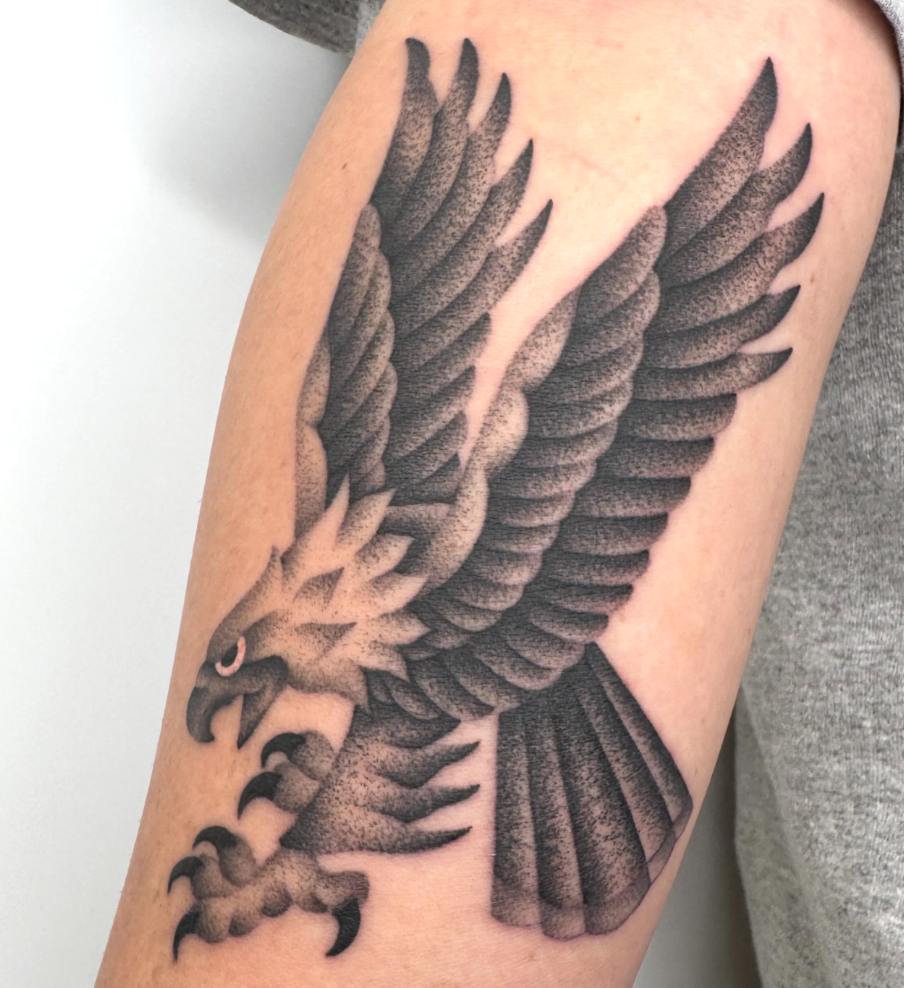 Stefan aka @didyourtattoohurt guest artist from San Fransisco visiting the best tattoo shop in Portland, Oregon- Lombard Street Tattoo.