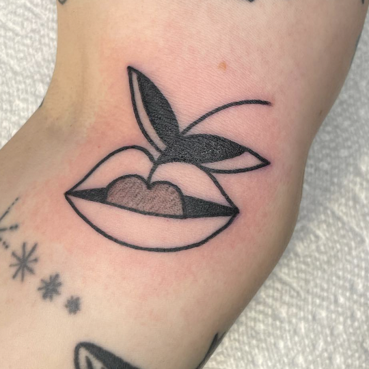 Julia Laufer guest artist at the best tattoo shop in Portland Oregon, Lombard Street Tattoo.