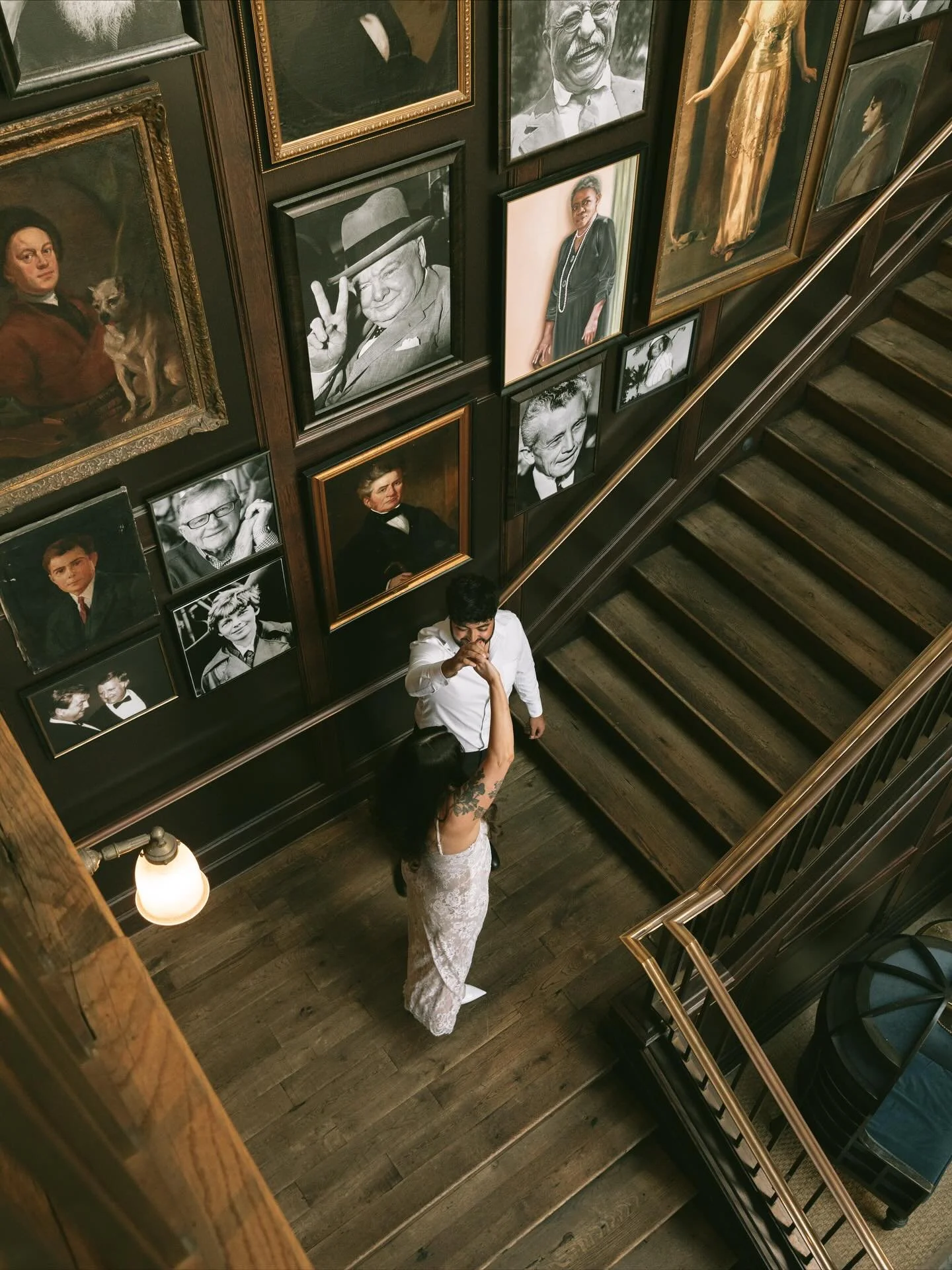 ↠one of my fave places🤎
&bull;
&bull;
&bull;
#orlandofloridaphotographer #travelelopementphotographer #utahelopementphotographer #kauaiweddingphotographer #floridaphotographer #orlandofloridaweddingphotographer #orlandophotographer #oregonelopementp