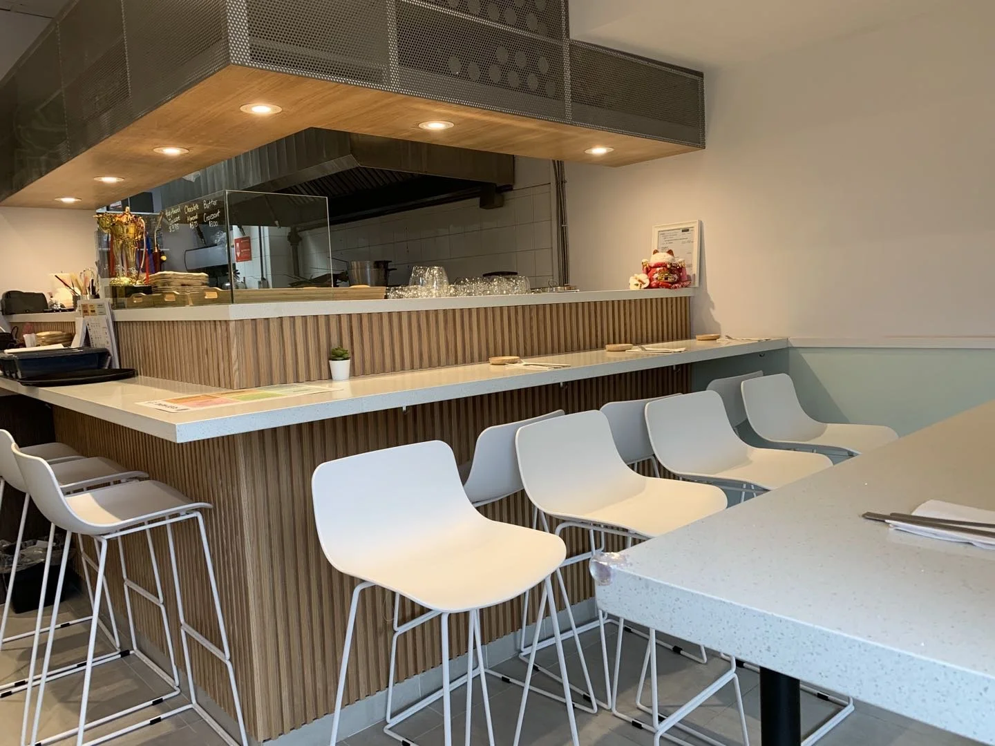 Deserts shop - Daan go cafe contracting 1.jpg
