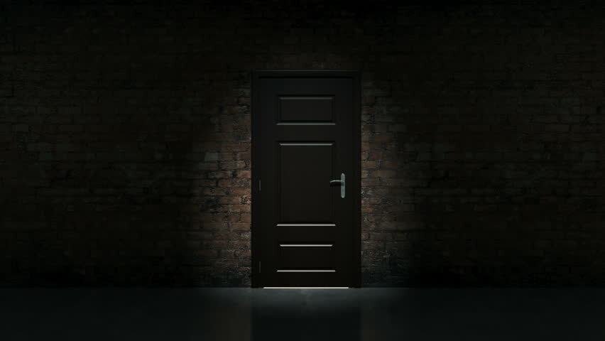 Жуткие двери. Дверь в темную комнату. Страшная дверь. Мрачная дверь. Мрачная дверь в квартиру.
