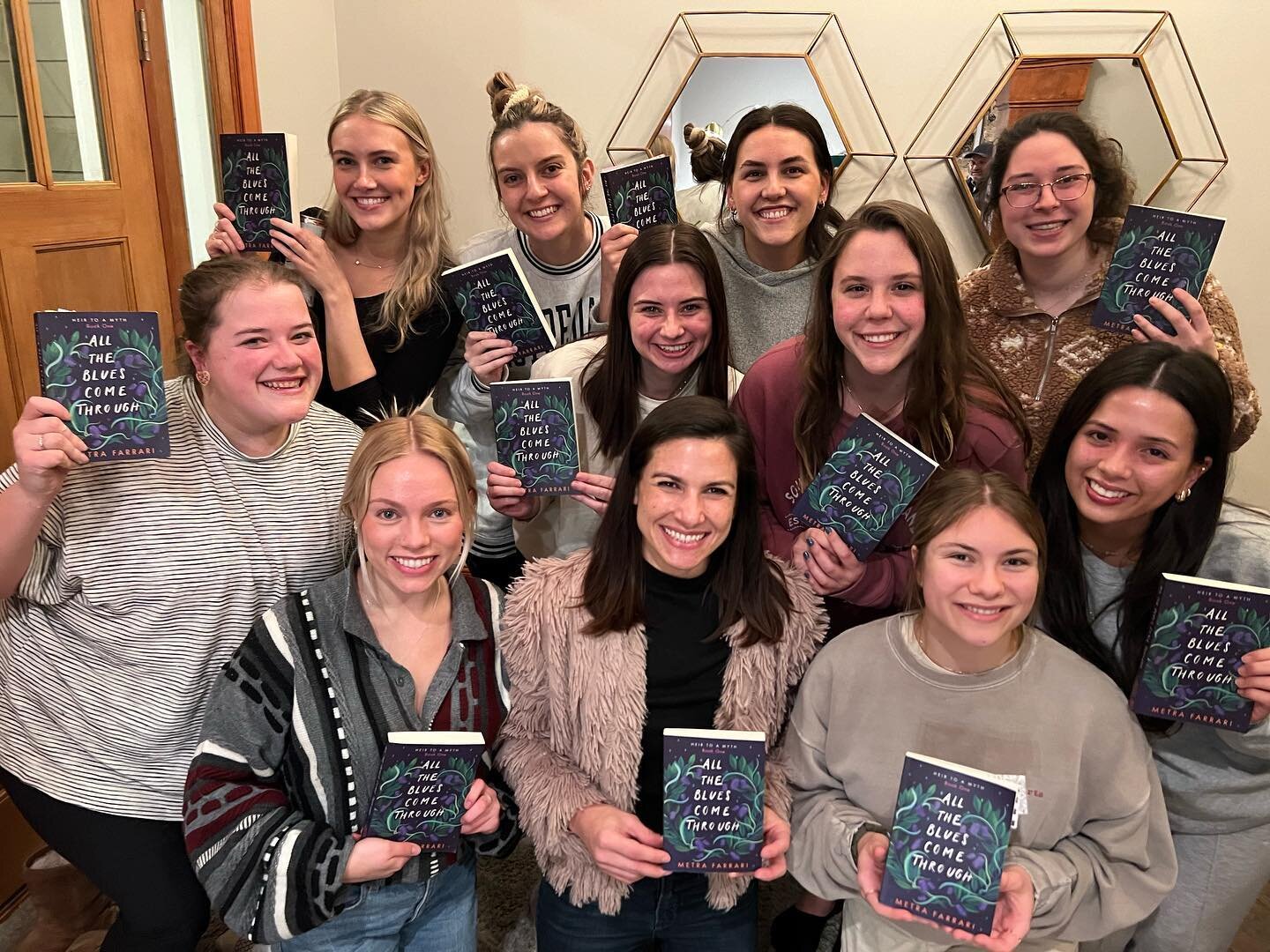 Obsessed with these (fellow) zillennials! 
Popping into their book club was seriously a highlight of 2023 🙌  I&rsquo;ll carry their energy, poise and authenticity with me as I charge forward with book two ✌🏽!

#bookclubofinstagram #authorsofinstagr