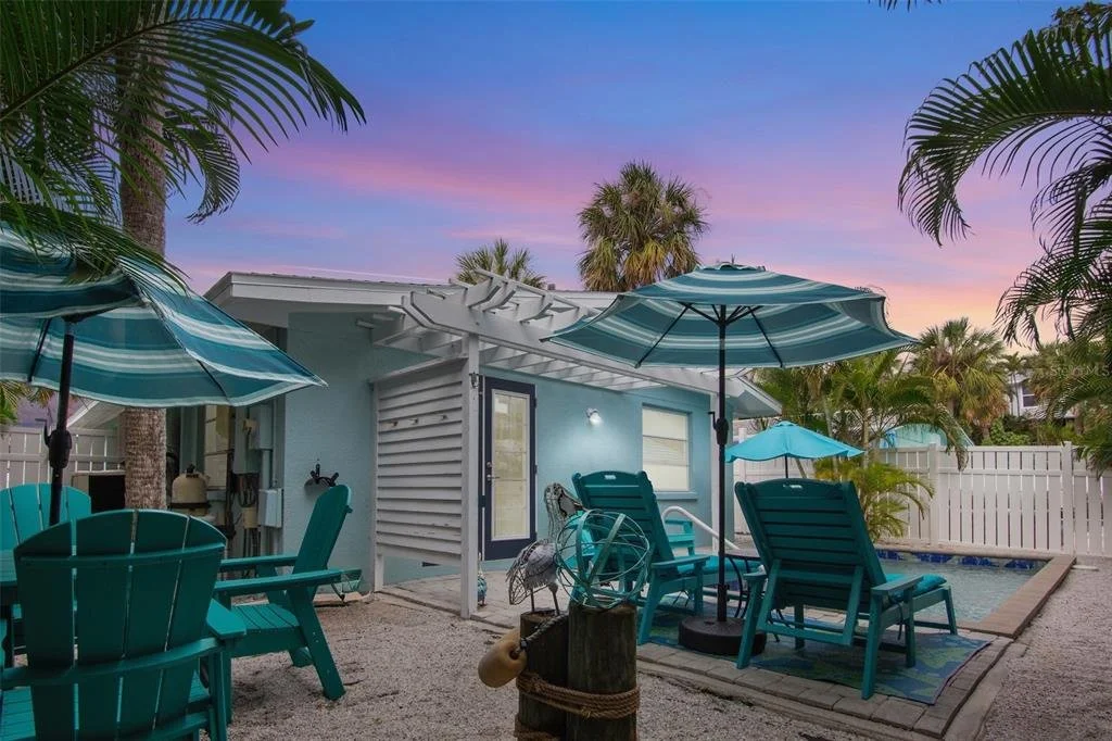 5803 IMPERIORE AVEHOLMES BEACH, Florida 34217-1633 (4).jpeg