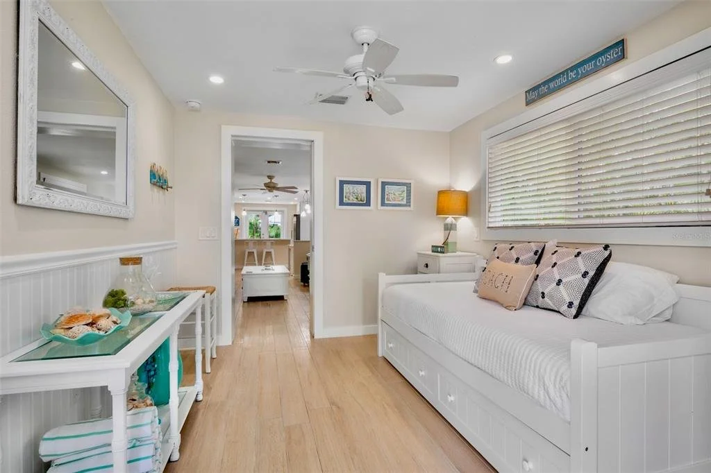 5803 IMPERIORE AVEHOLMES BEACH, Florida 34217-1633 (7).jpeg