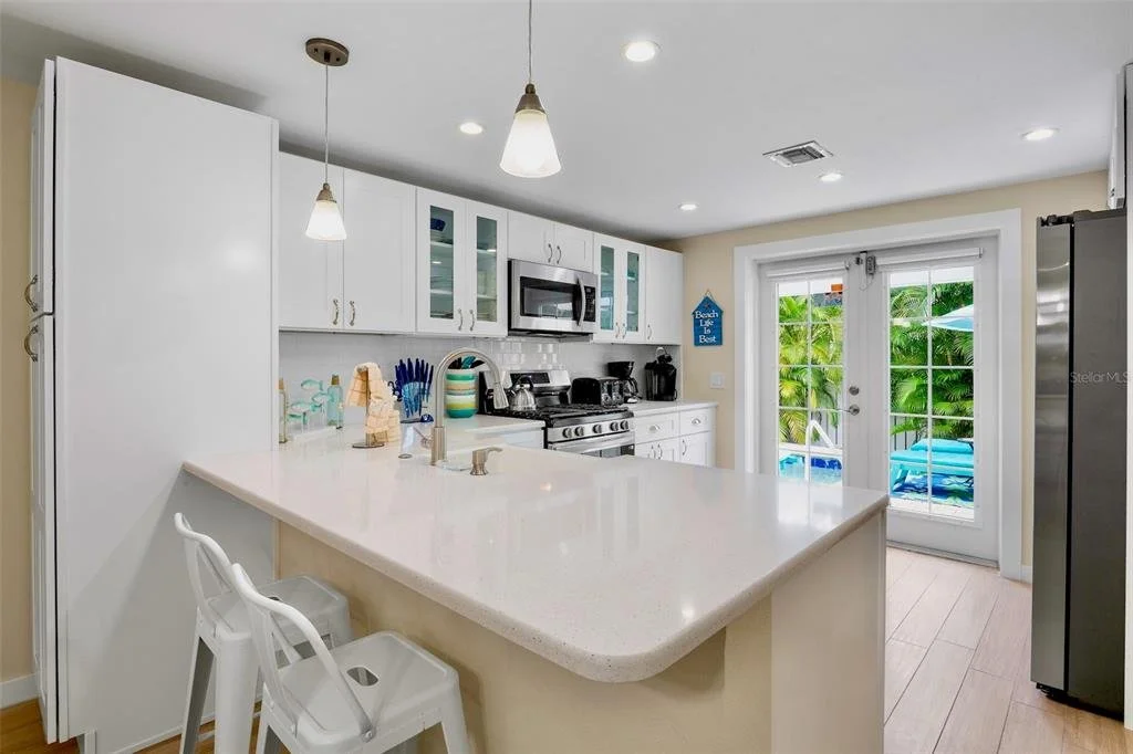 5803 IMPERIORE AVEHOLMES BEACH, Florida 34217-1633 (11).jpeg