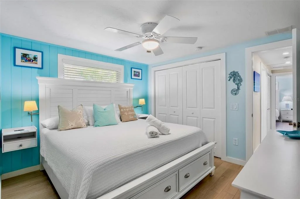 5803 IMPERIORE AVEHOLMES BEACH, Florida 34217-1633 (16).jpeg