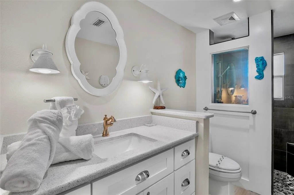 5803 IMPERIORE AVEHOLMES BEACH, Florida 34217-1633 (17).jpeg