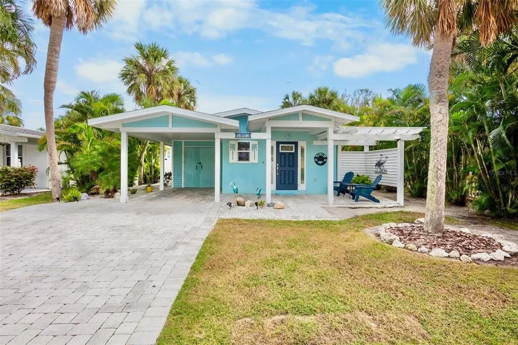 5803+IMPERIORE+AVEHOLMES+BEACH,+Florida+34217-1633.webp