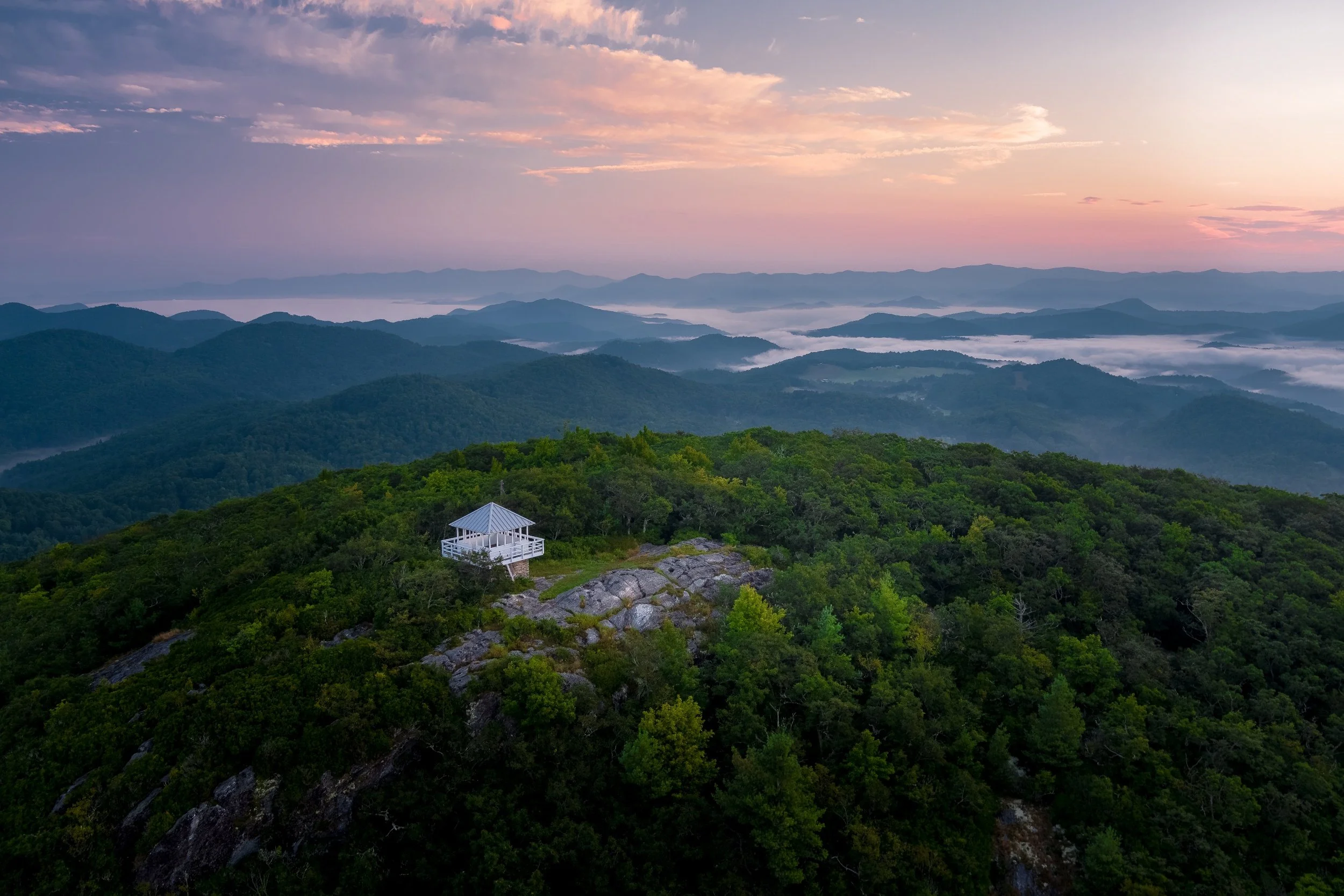  “Plateau Sunrise” 